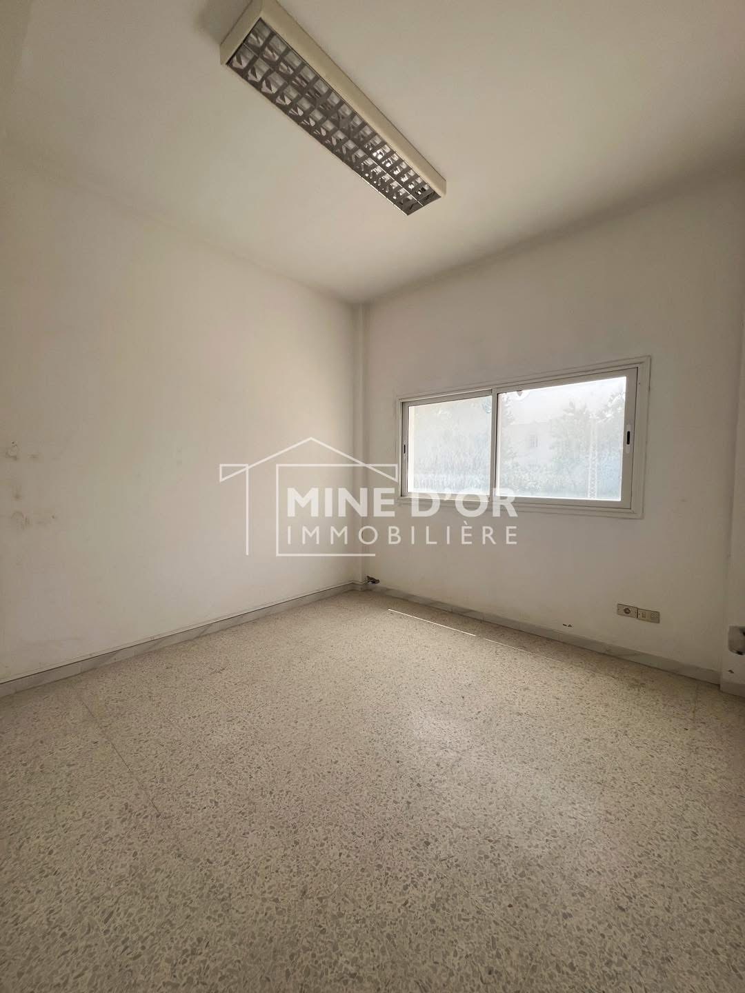 La Soukra&nbsp;Charguia 2&nbsp;Bureaux & Commerces&nbsp;Surfaces&nbsp;Al entrep�t au plein coeur charguia 2