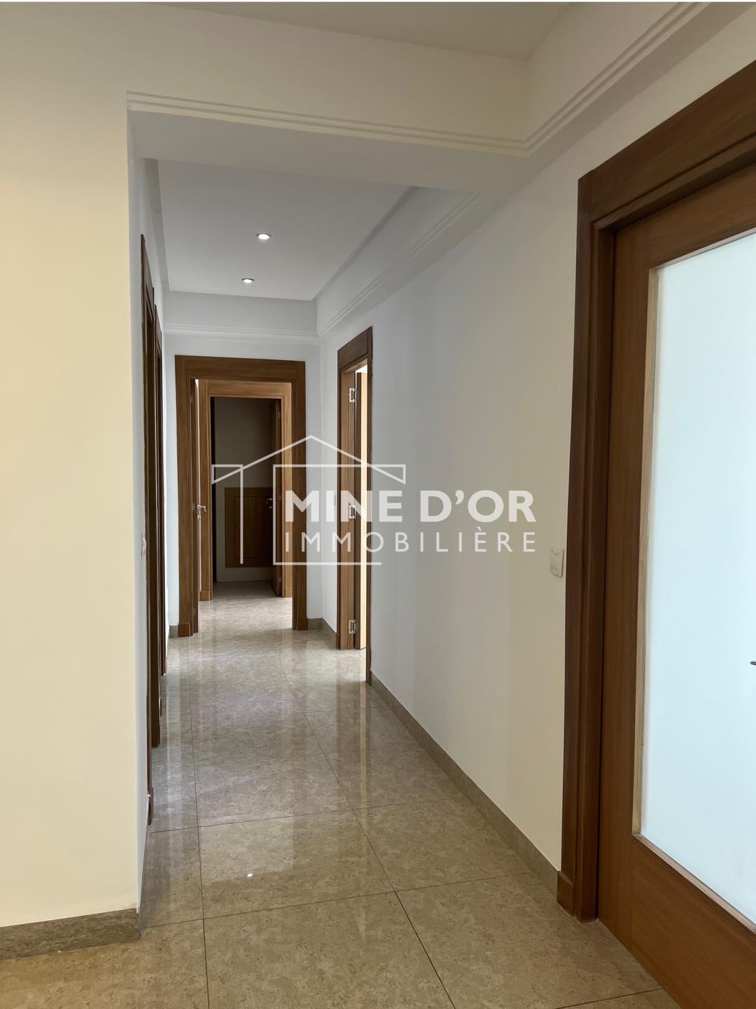 Cite El Khadra&nbsp;Zone urbaine nord&nbsp;Bureaux & Commerces&nbsp;Bureau&nbsp;Al bureau h3 haut standing au centre urbain