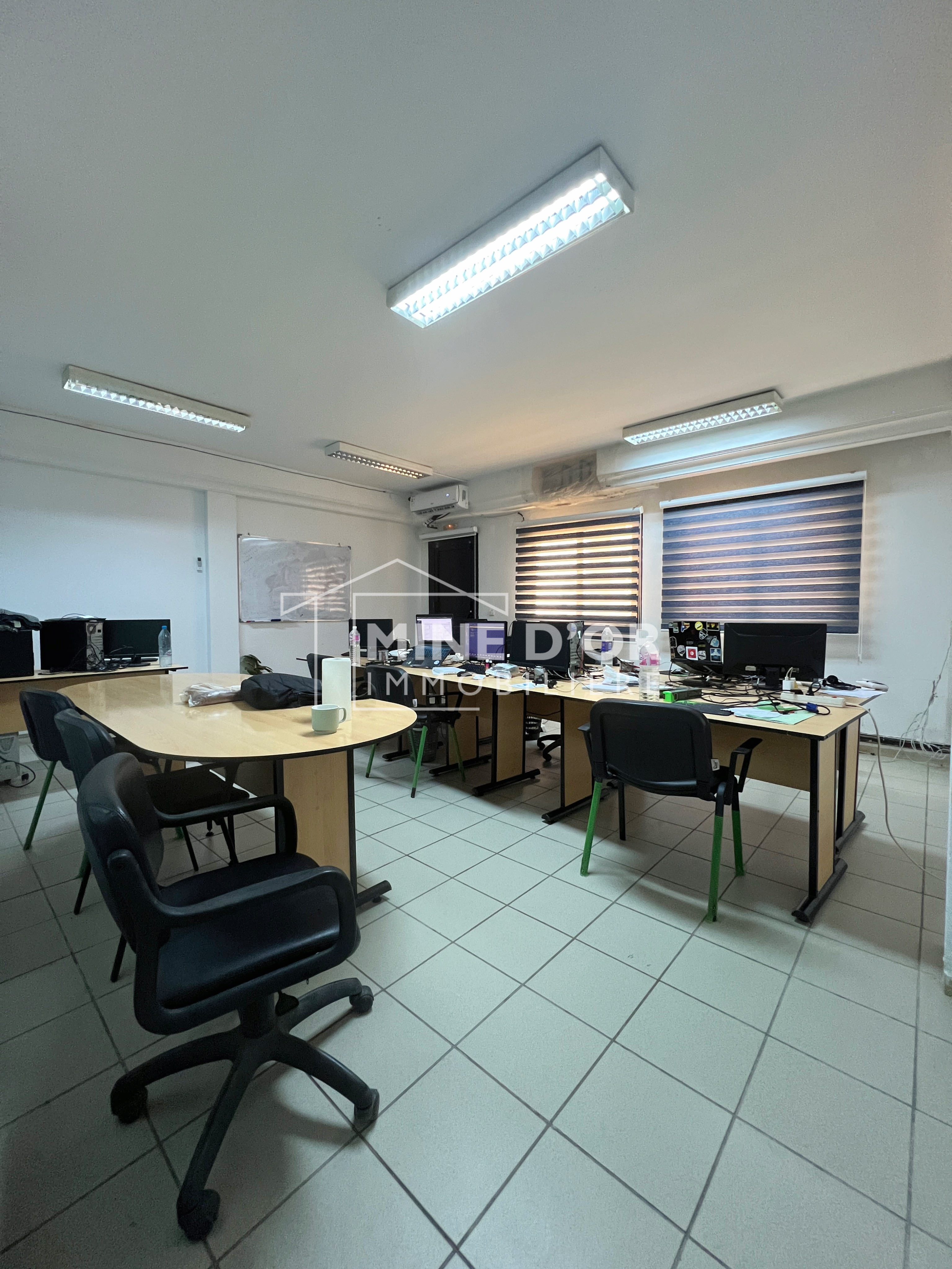 Cite El Khadra&nbsp;Zone urbaine nord&nbsp;Bureaux & Commerces&nbsp;Bureau&nbsp;Al petit bureau h2 au centre urbain