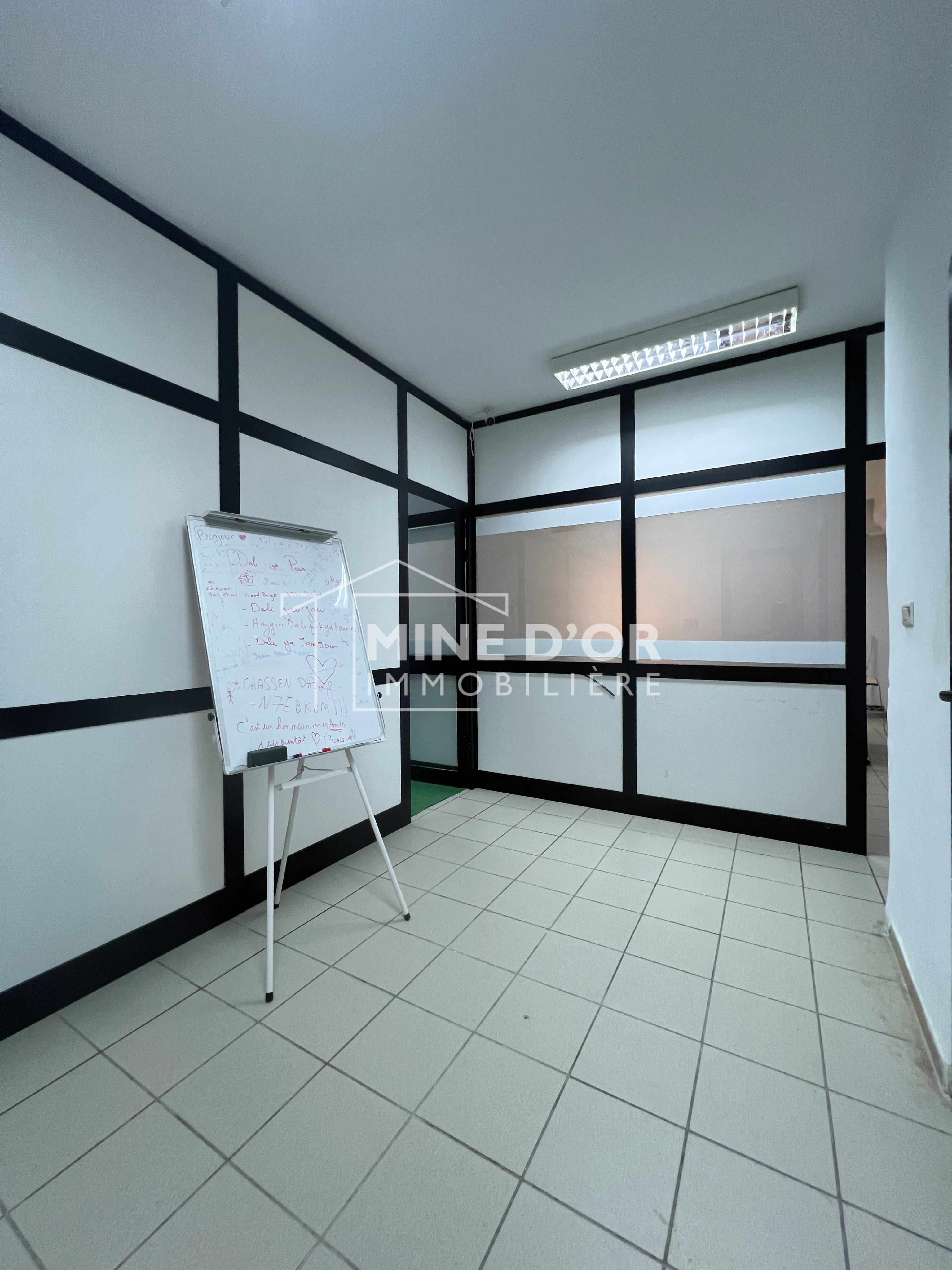 Cite El Khadra&nbsp;Zone urbaine nord&nbsp;Bureaux & Commerces&nbsp;Bureau&nbsp;Al petit bureau h2 au centre urbain