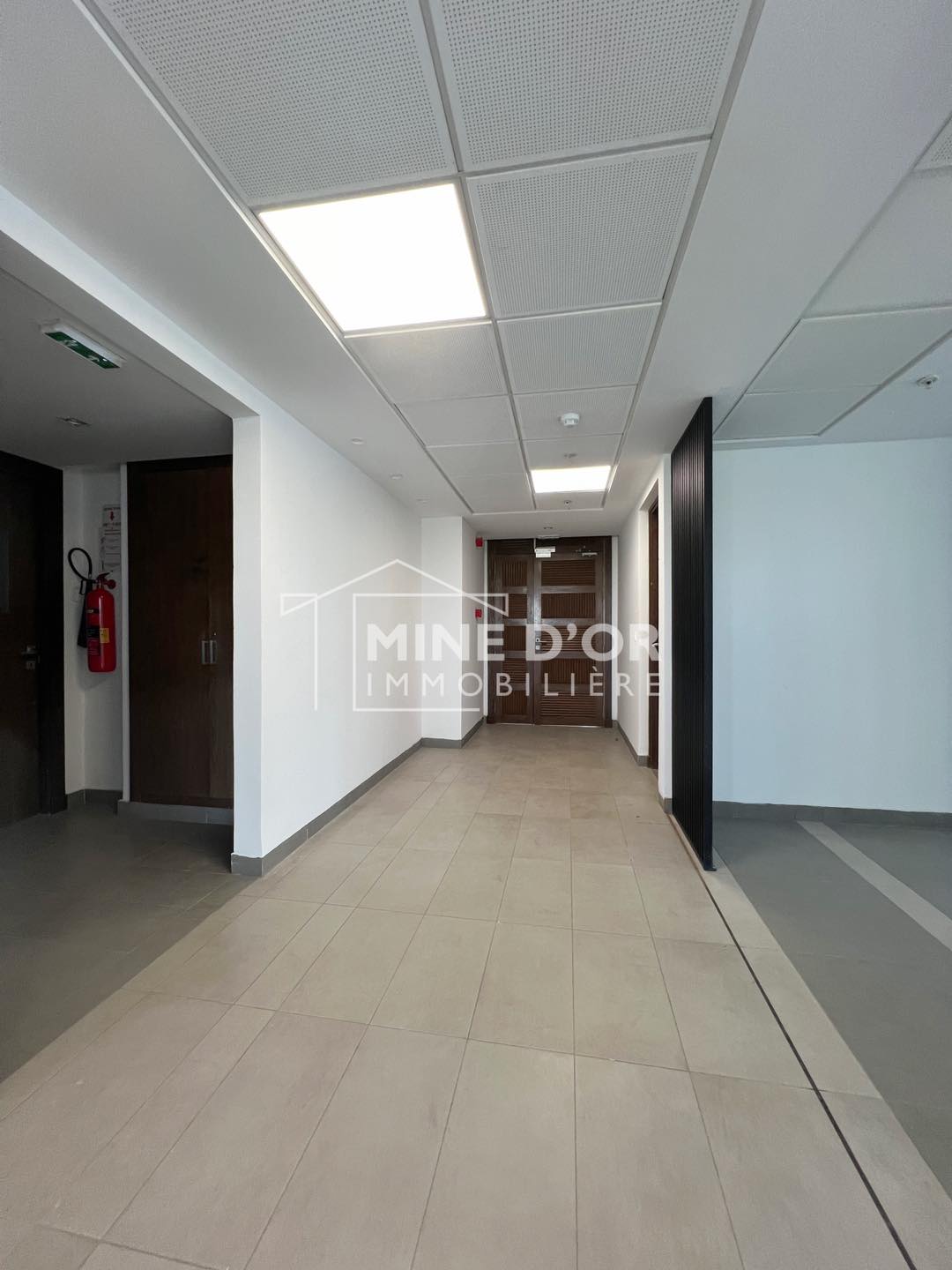 Cite El Khadra&nbsp;Zone urbaine nord&nbsp;Bureaux & Commerces&nbsp;Bureau&nbsp;Al plateau neuf et s�curis� au centre urbain nord