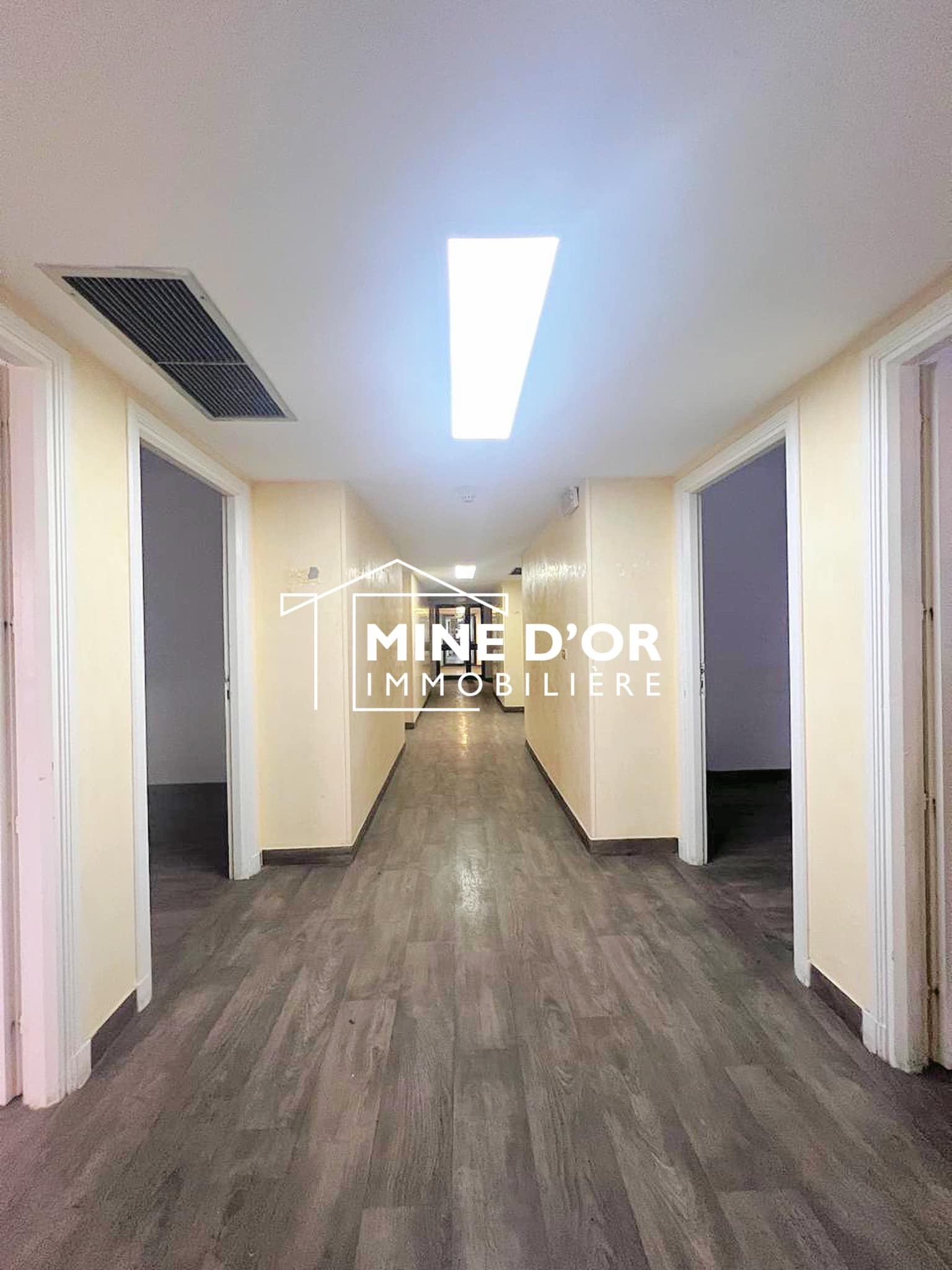 La Soukra&nbsp;Charguia 2&nbsp;Bureaux & Commerces&nbsp;Bureau&nbsp;Al plateau am�nag� a charguia 2