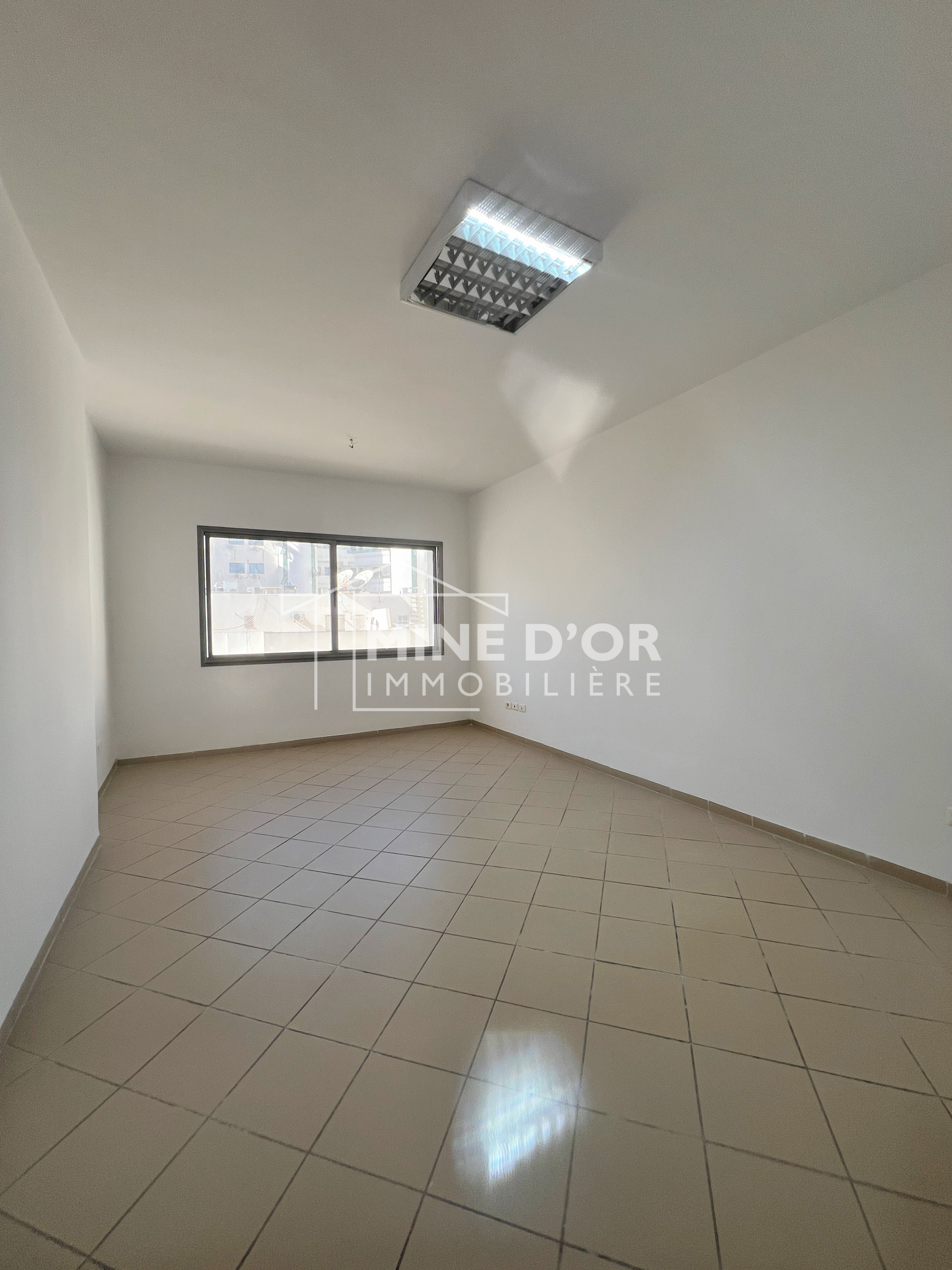 Bab Bhar&nbsp;Montplaisir&nbsp;Bureaux & Commerces&nbsp;Bureau&nbsp;Bureau h2 accesible � montplaisir