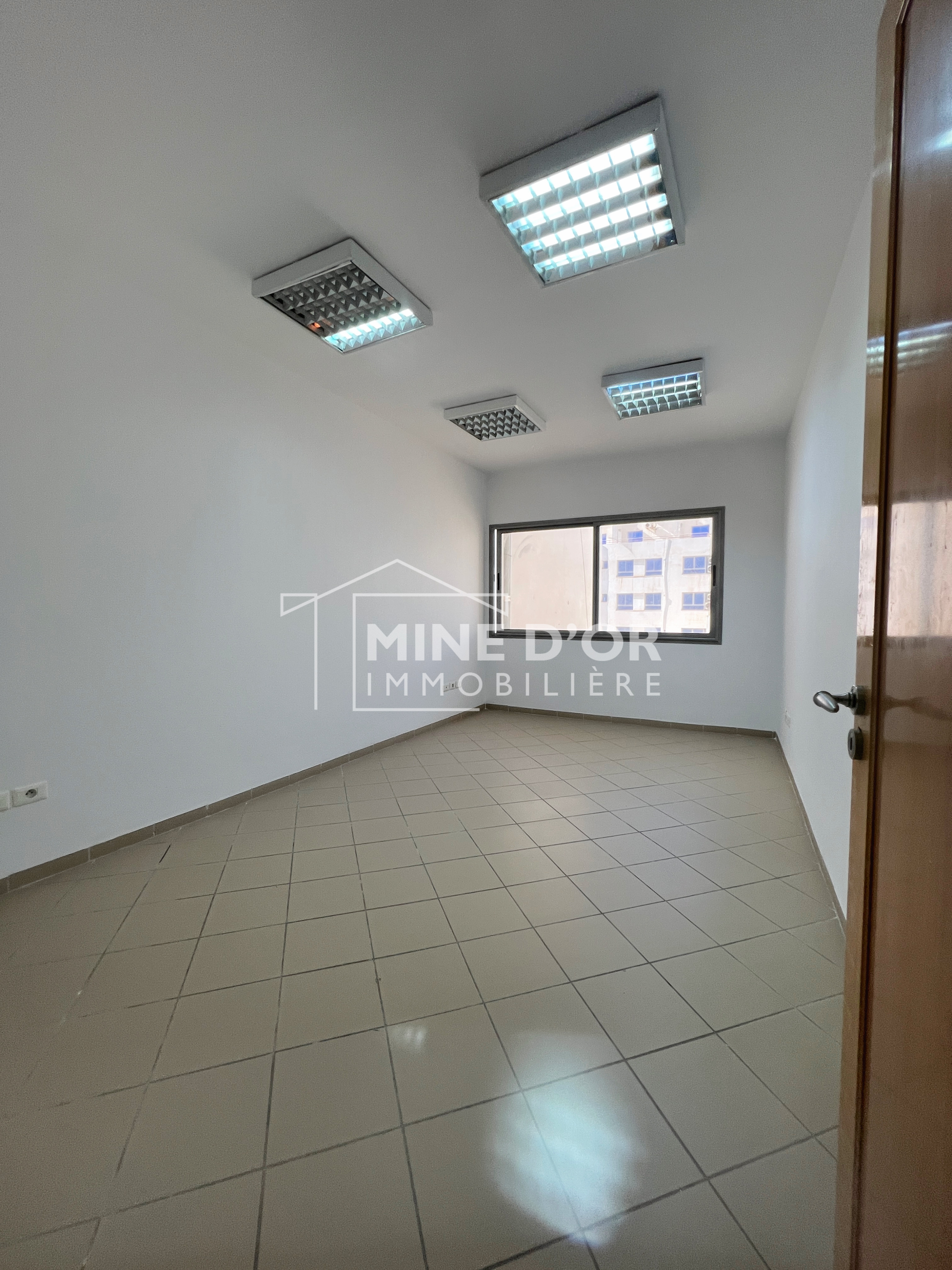 Bab Bhar&nbsp;Montplaisir&nbsp;Bureaux & Commerces&nbsp;Bureau&nbsp;Bureau h2 accesible � montplaisir