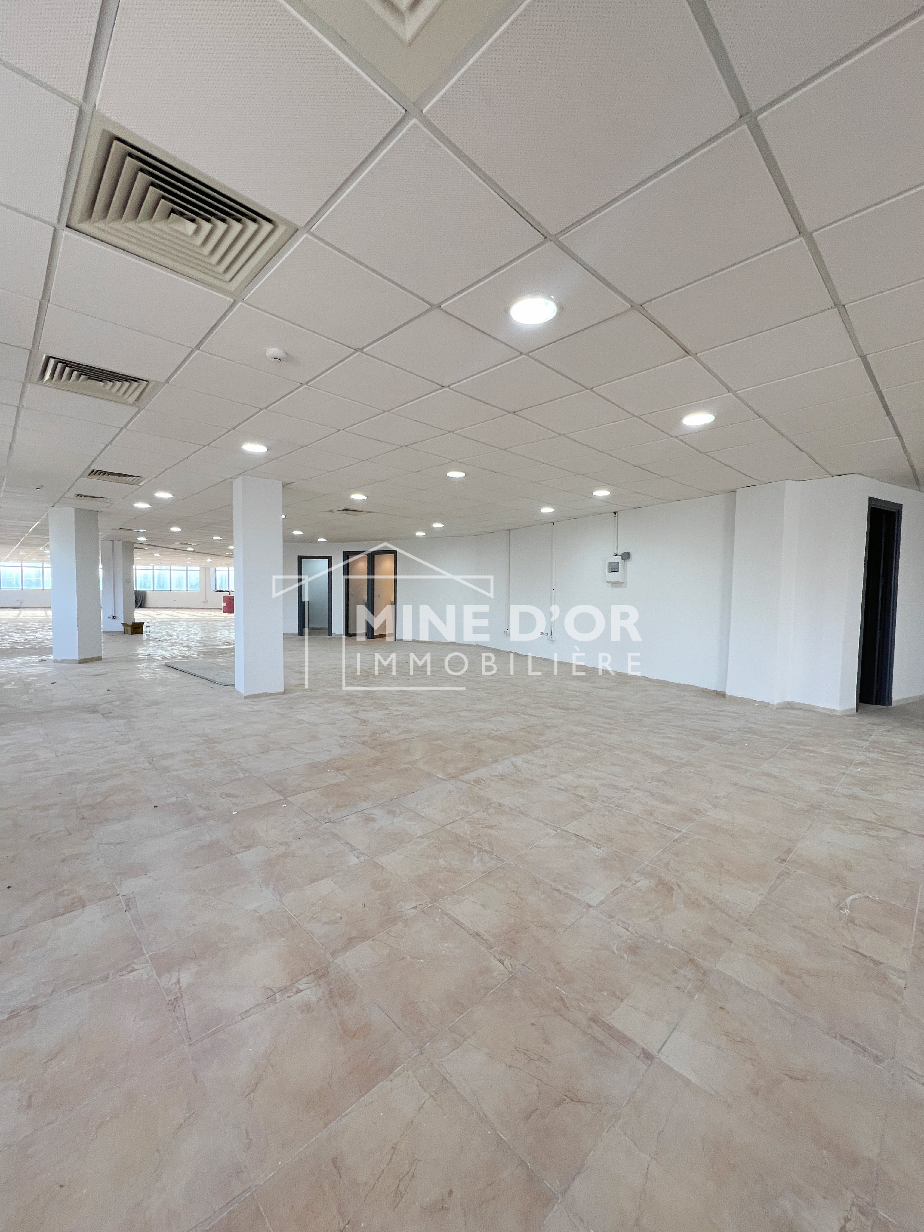 La Soukra&nbsp;Charguia 2&nbsp;Bureaux & Commerces&nbsp;Bureau&nbsp;Open space au coeur charguia 2