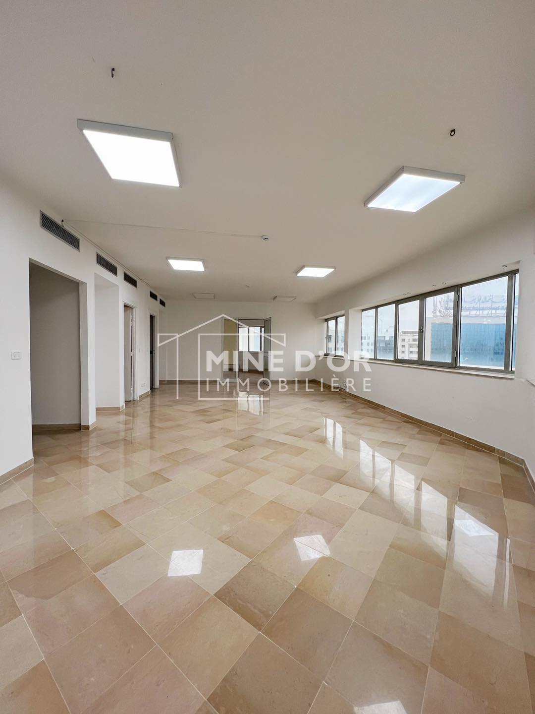 Bab Bhar&nbsp;Montplaisir&nbsp;Bureaux & Commerces&nbsp;Bureau&nbsp;Plateau 286 m au coeur montplaisir