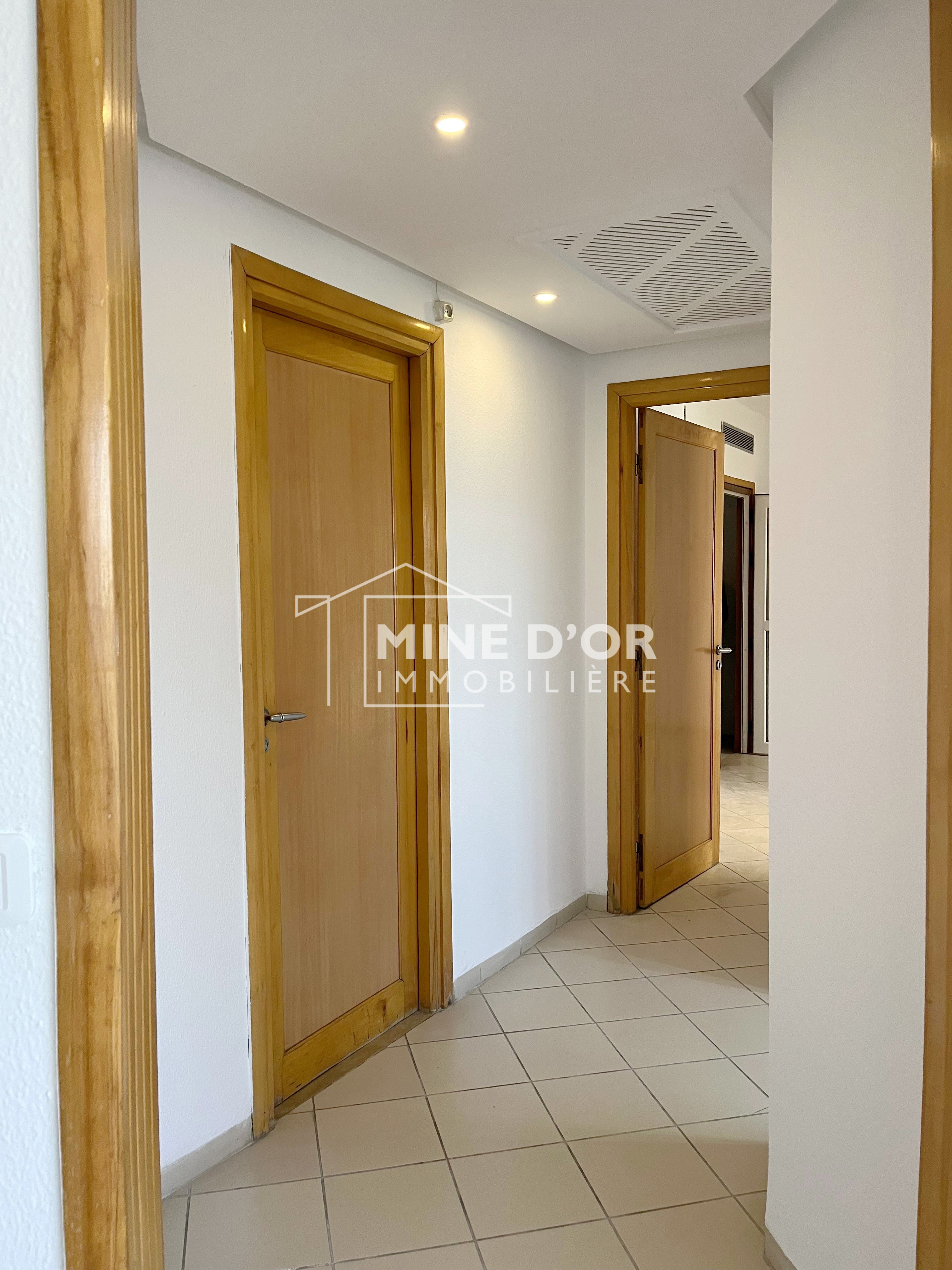 Bab Bhar&nbsp;Montplaisir&nbsp;Bureaux & Commerces&nbsp;Bureau&nbsp;Al bureau en 4 espaces a montplaisir