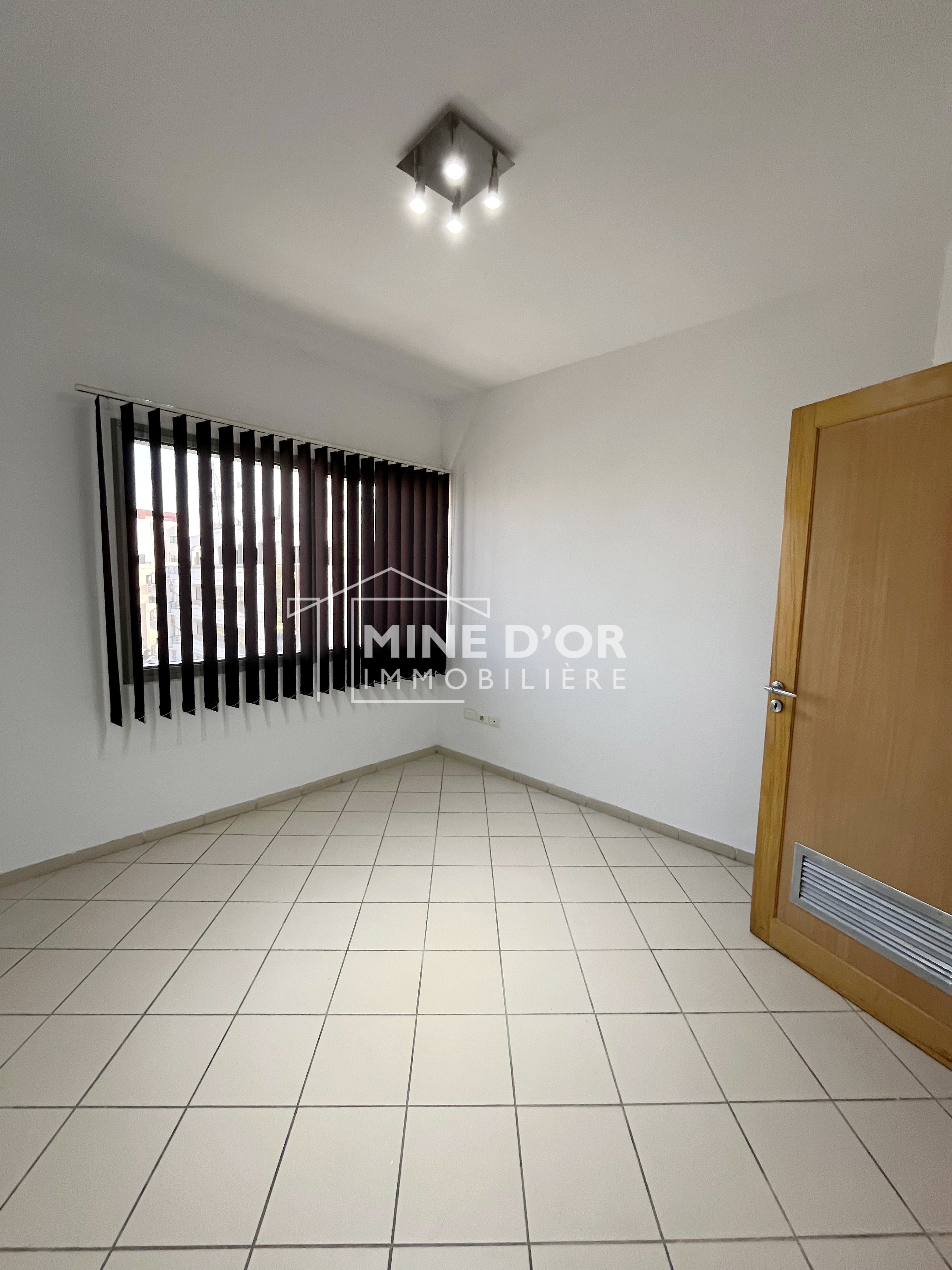 Bab Bhar&nbsp;Montplaisir&nbsp;Bureaux & Commerces&nbsp;Bureau&nbsp;Al bureau en 4 espaces a montplaisir