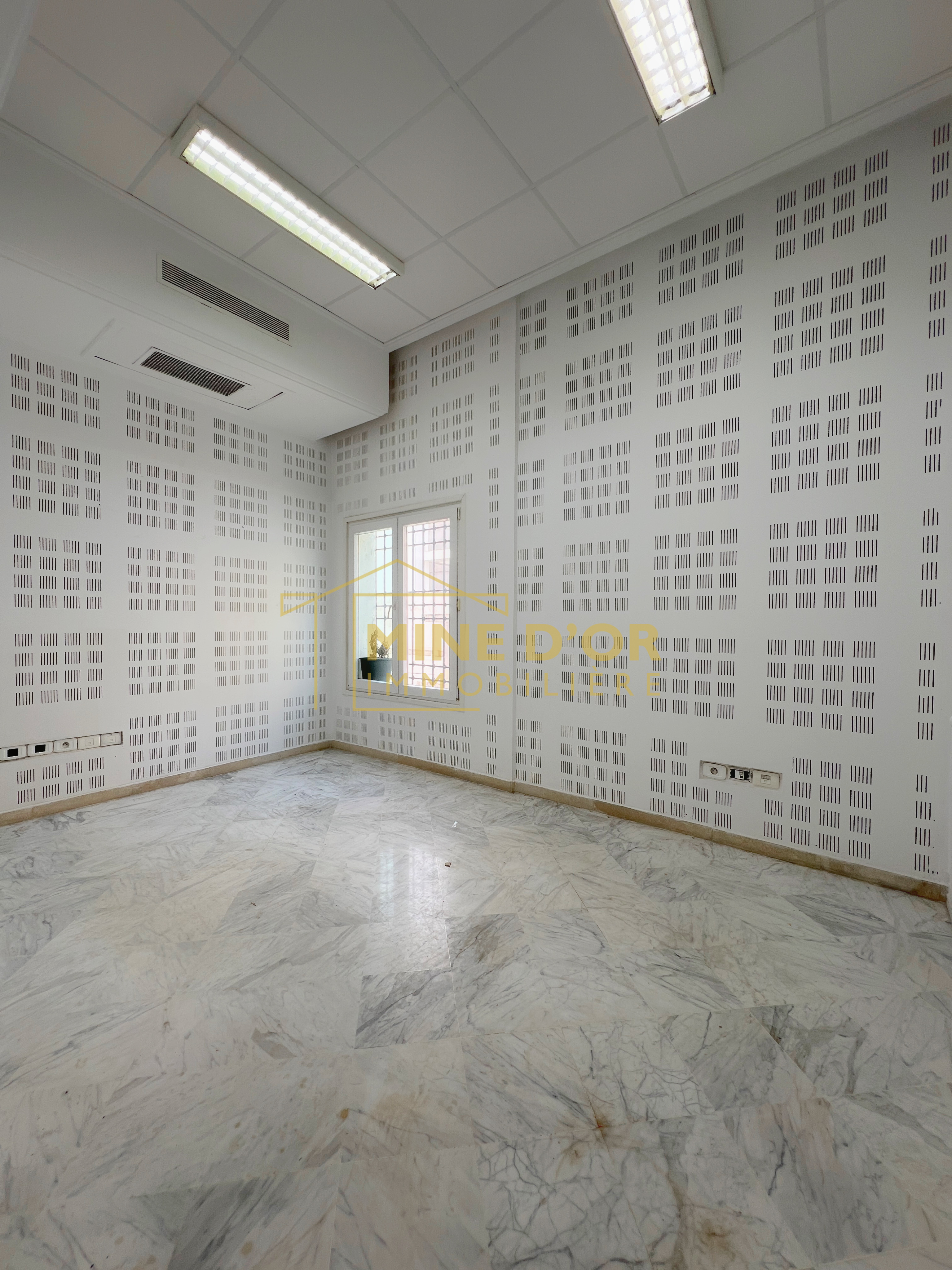 Cite El Khadra&nbsp;Zone urbaine nord&nbsp;Bureaux & Commerces&nbsp;Bureau&nbsp;Bureau au rdc au centre urbain nord