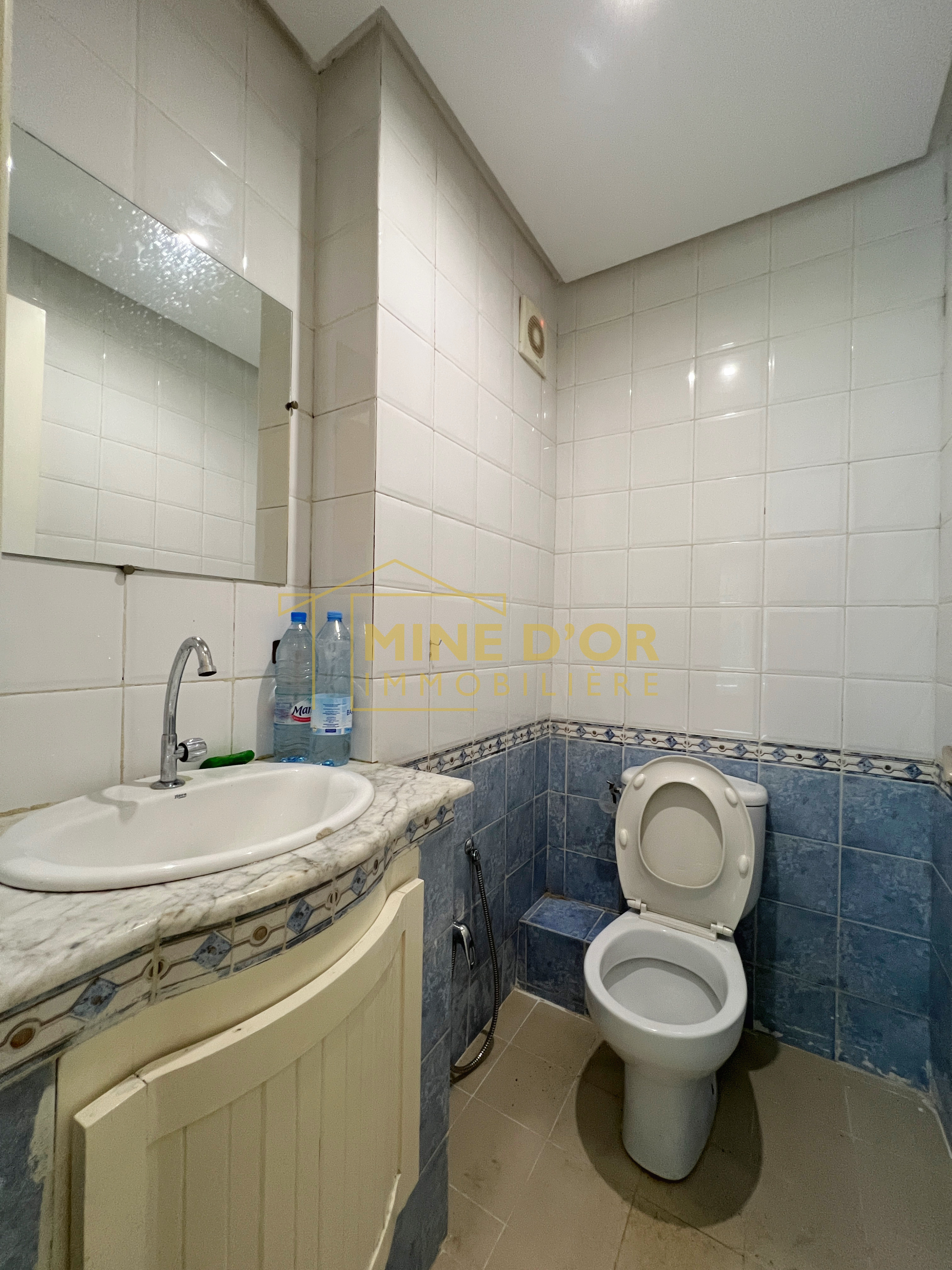 Cite El Khadra&nbsp;Zone urbaine nord&nbsp;Bureaux & Commerces&nbsp;Bureau&nbsp;Bureau au rdc au centre urbain nord