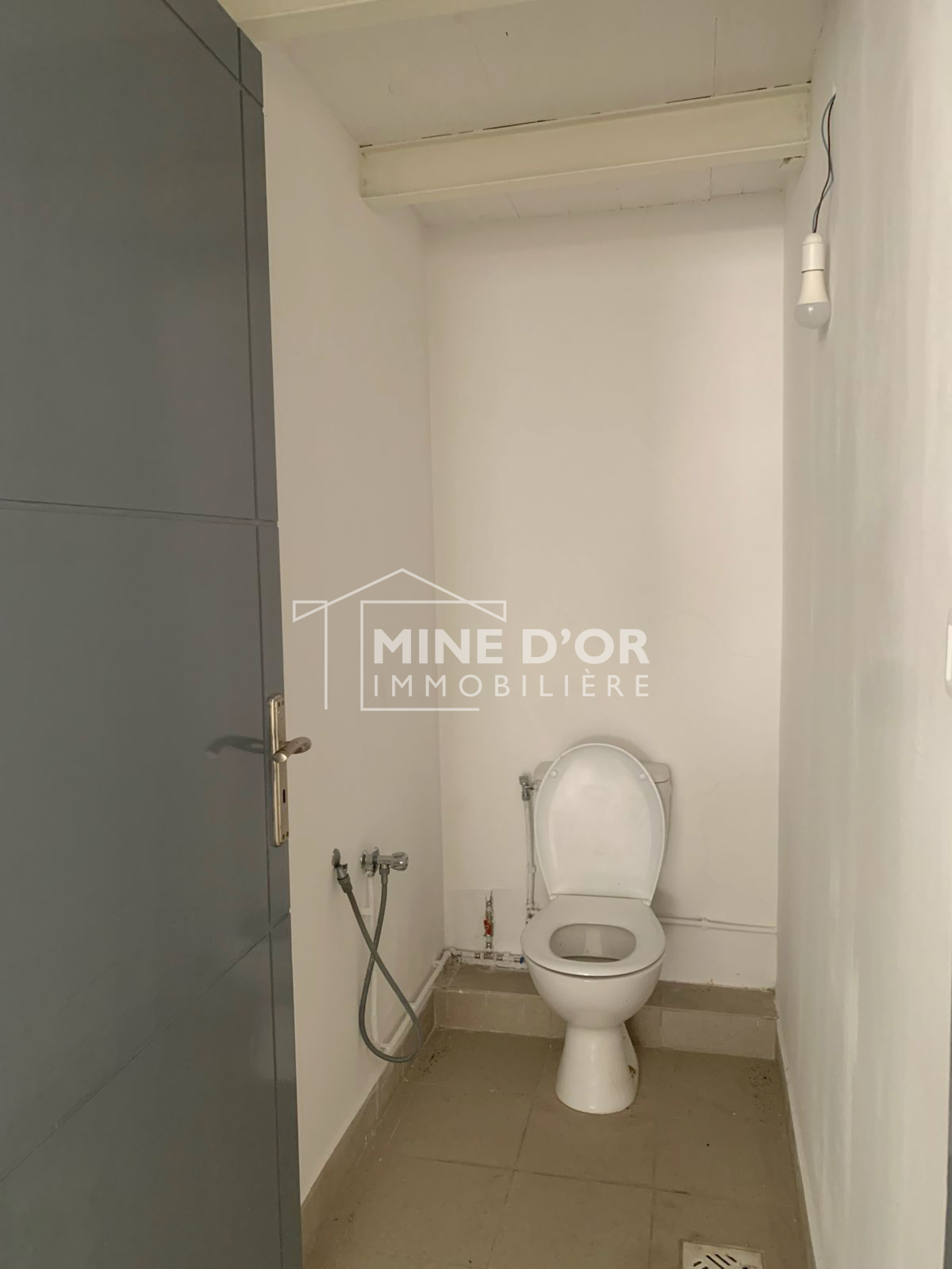 La Soukra&nbsp;Charguia 2&nbsp;Bureaux & Commerces&nbsp;Surfaces&nbsp;Depot au rdc au coeur charguia 2