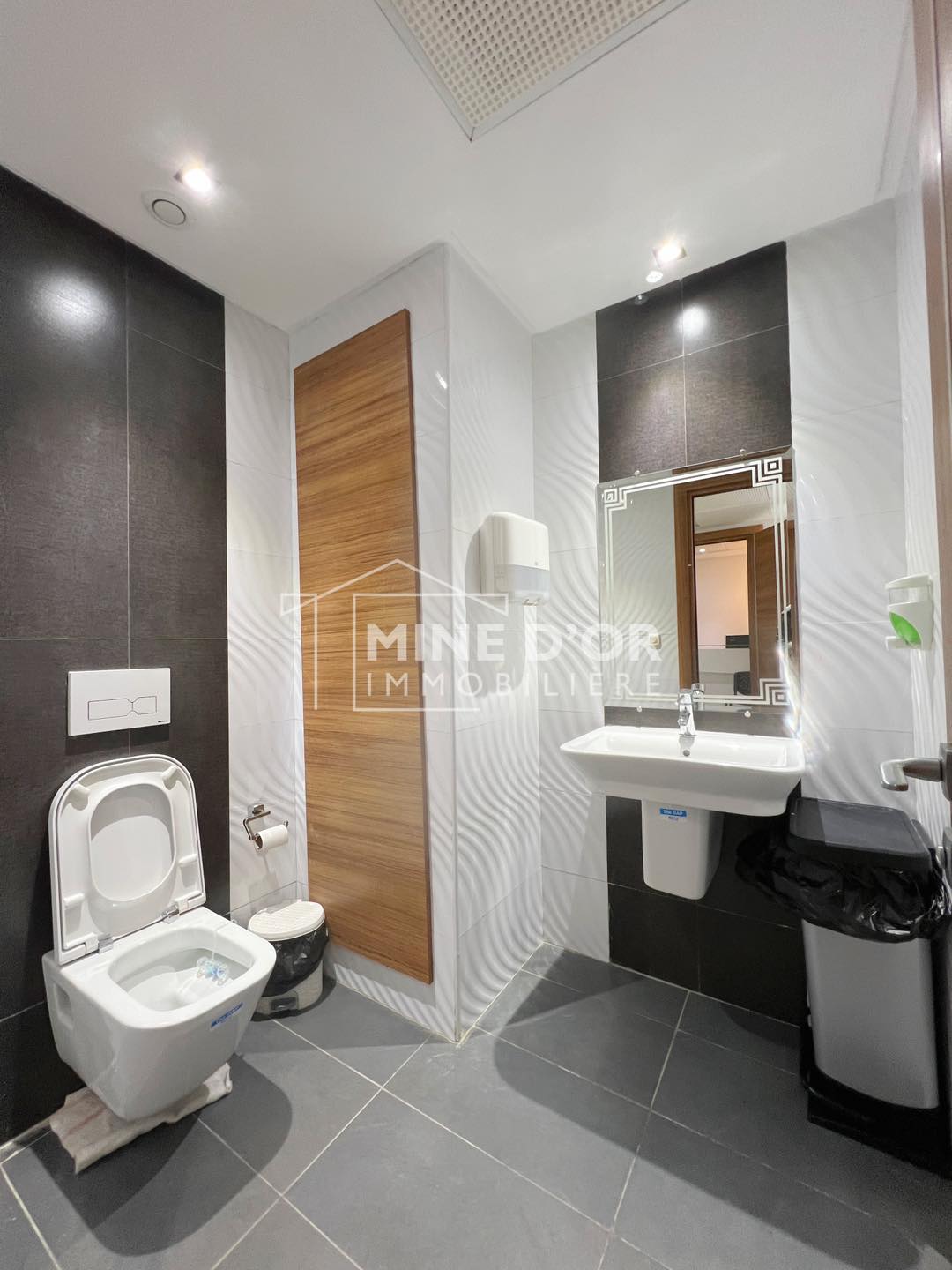 Cite El Khadra&nbsp;Zone urbaine nord&nbsp;Vente&nbsp;Surfaces&nbsp;Av bureau haut standing au centre urbain