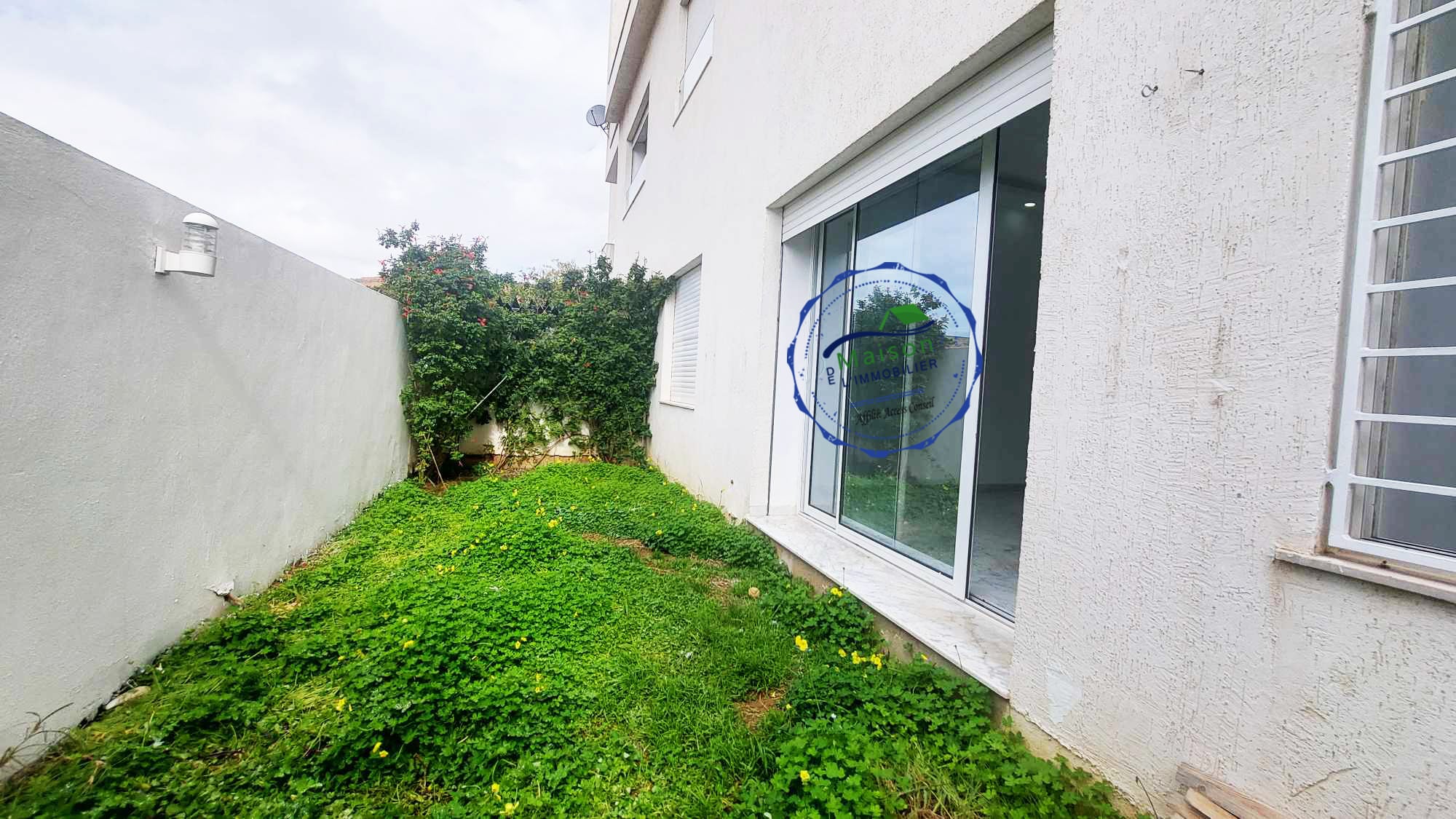 Ariana Ville&nbsp;Cite Ennasr 2&nbsp;Location&nbsp;Appart. 1 pi�ce&nbsp;S1 avec jardin � ennasr 2