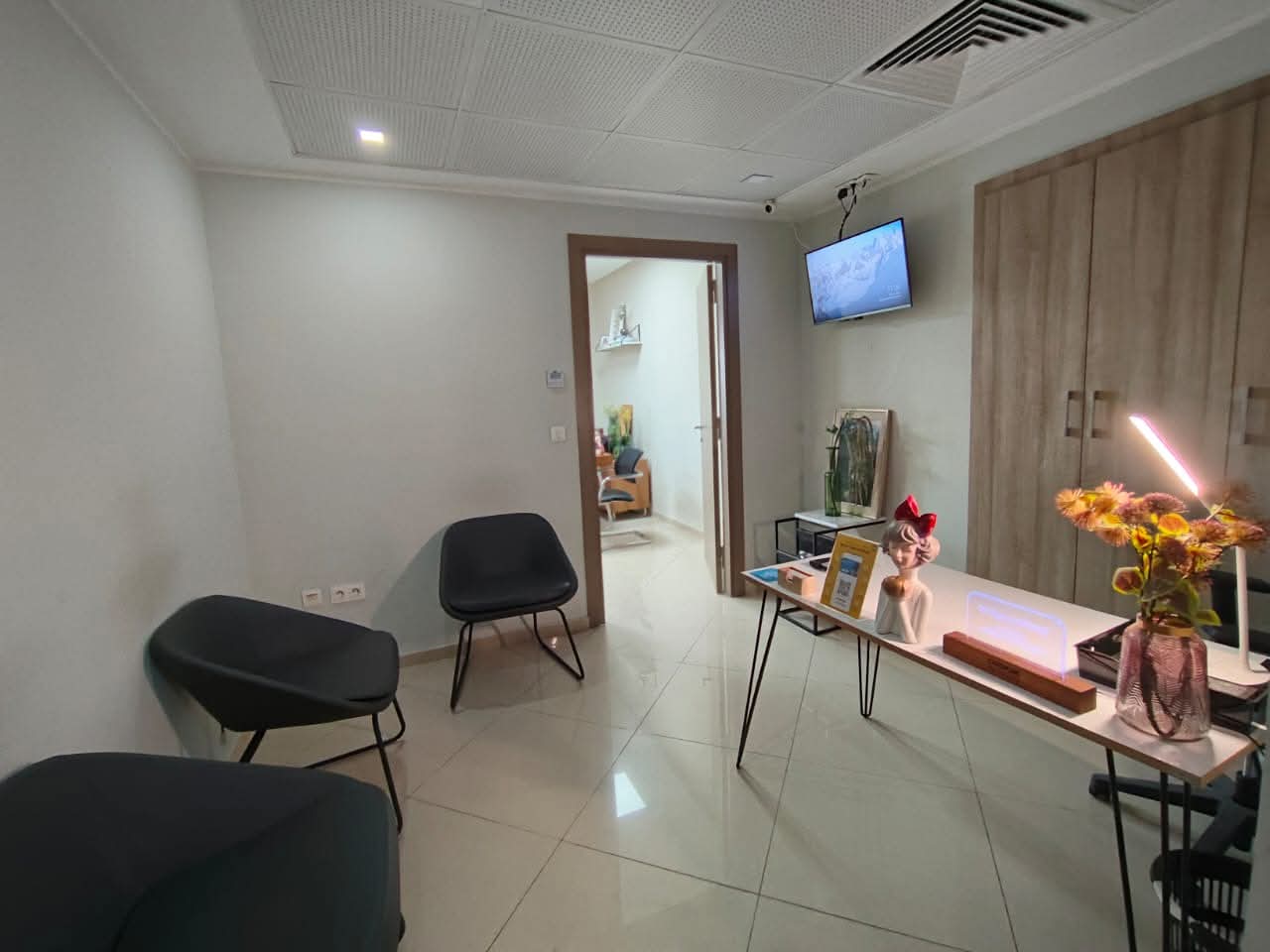 Cite El Khadra&nbsp;Zone urbaine nord&nbsp;Bureaux & Commerces&nbsp;Bureau&nbsp;Cabinet m�dical au centre urbain nord