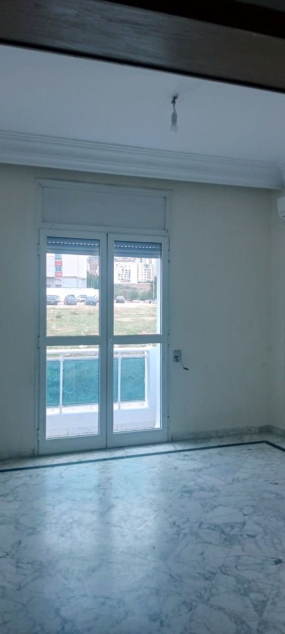 Ariana Ville&nbsp;Cite Ennasr 2&nbsp;Location&nbsp;Appart. 3 pi�ces&nbsp;S2 tt confort 1200 dt par mois