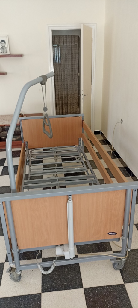 Sousse Jaouhara Sahloul Autres meubles Autres Lit mdicalis lectrique invacare