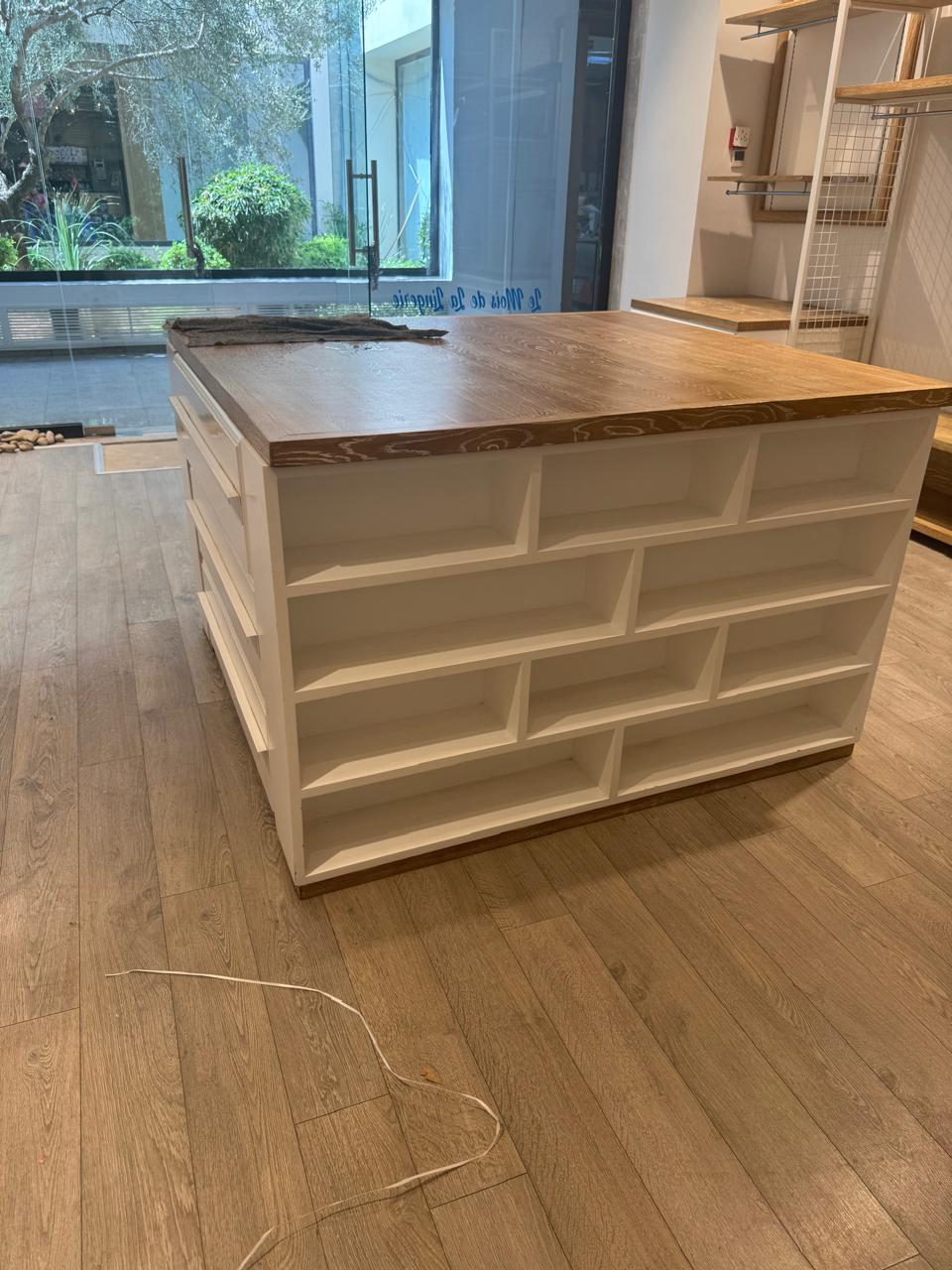 La Marsa Gammart Autres meubles Autres Meubles et luminaire de boutique neuf idal 80m2