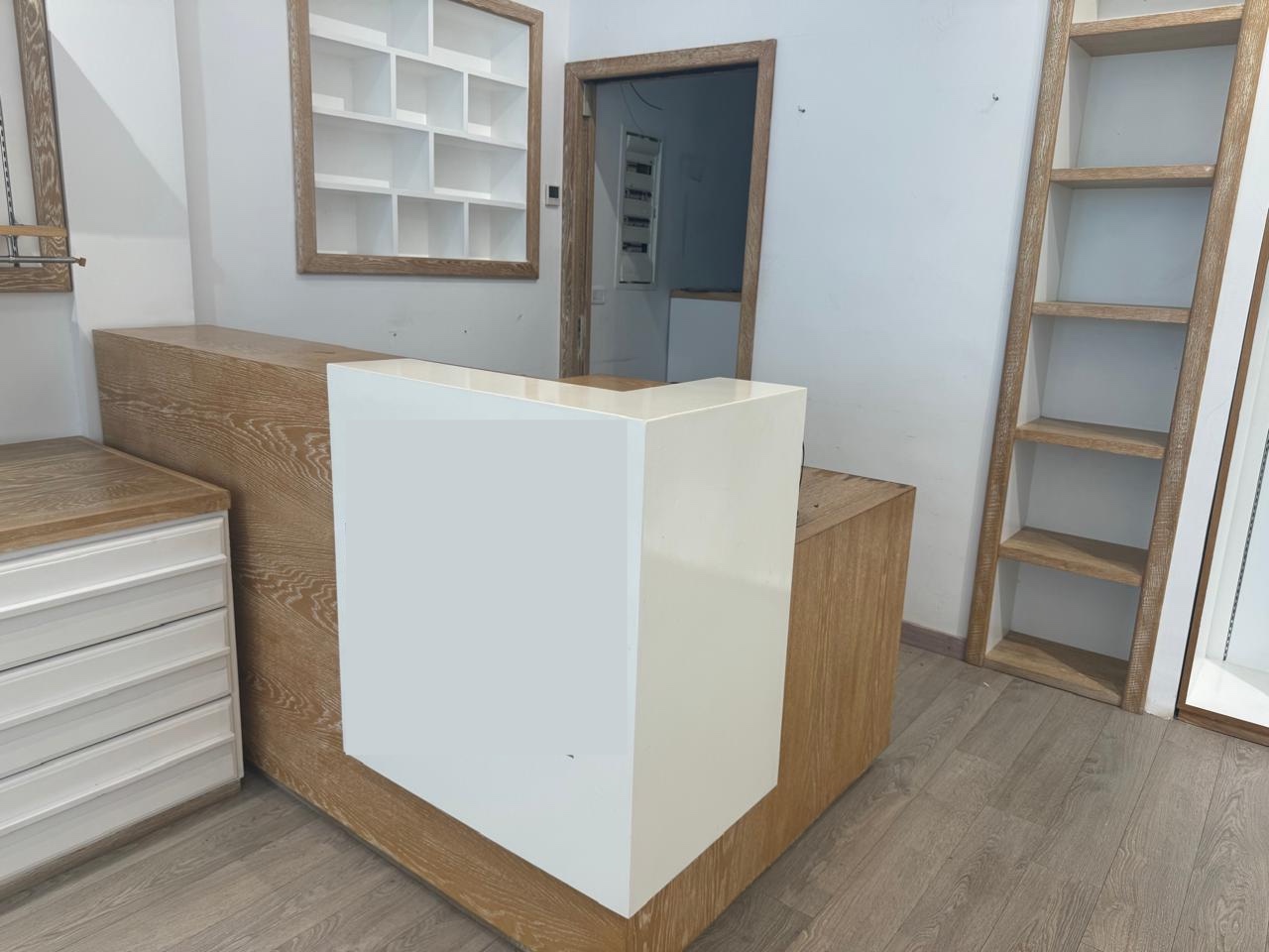 La Marsa Gammart Autres meubles Autres Meubles et luminaire de boutique neuf idal 80m2