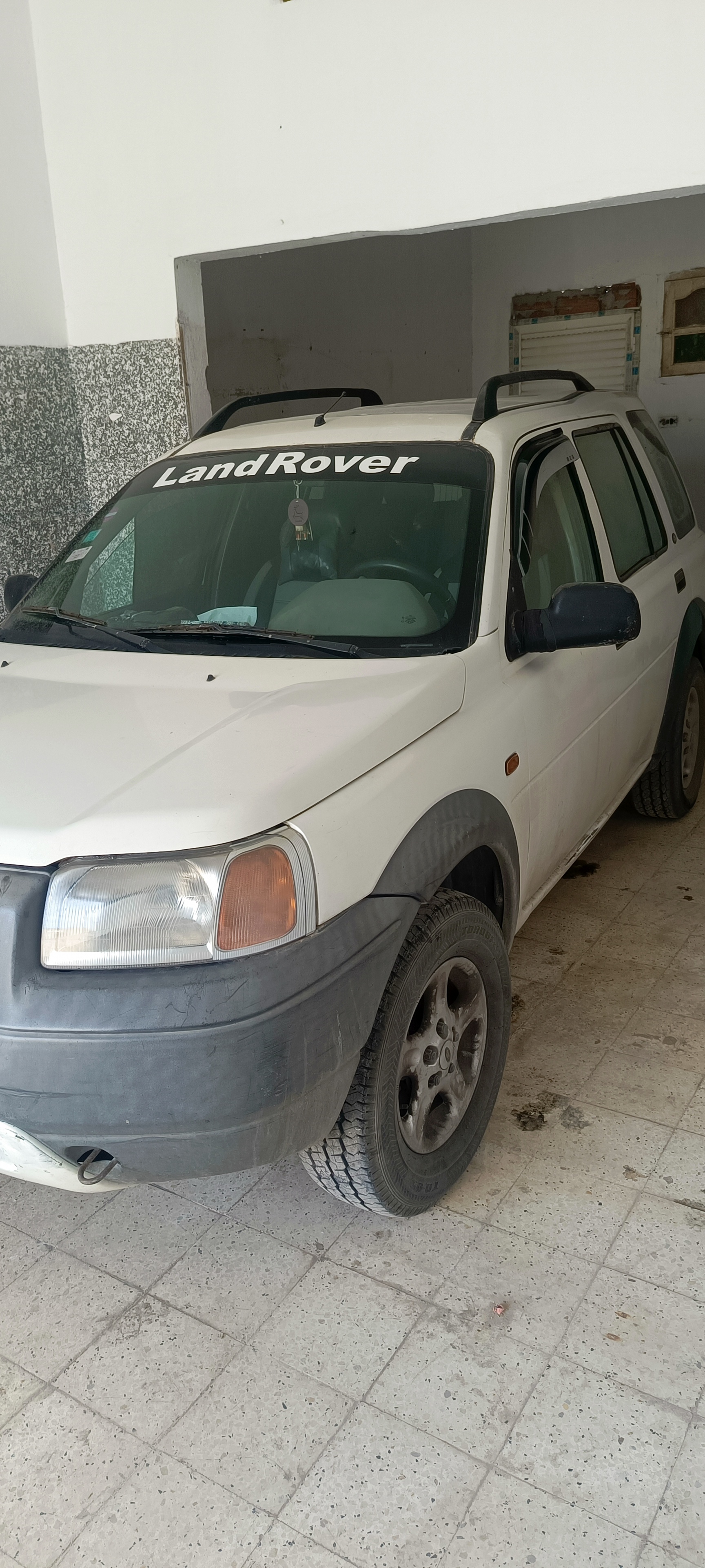Monastir Cite El Farik Land-Rover Freelander Land rover
