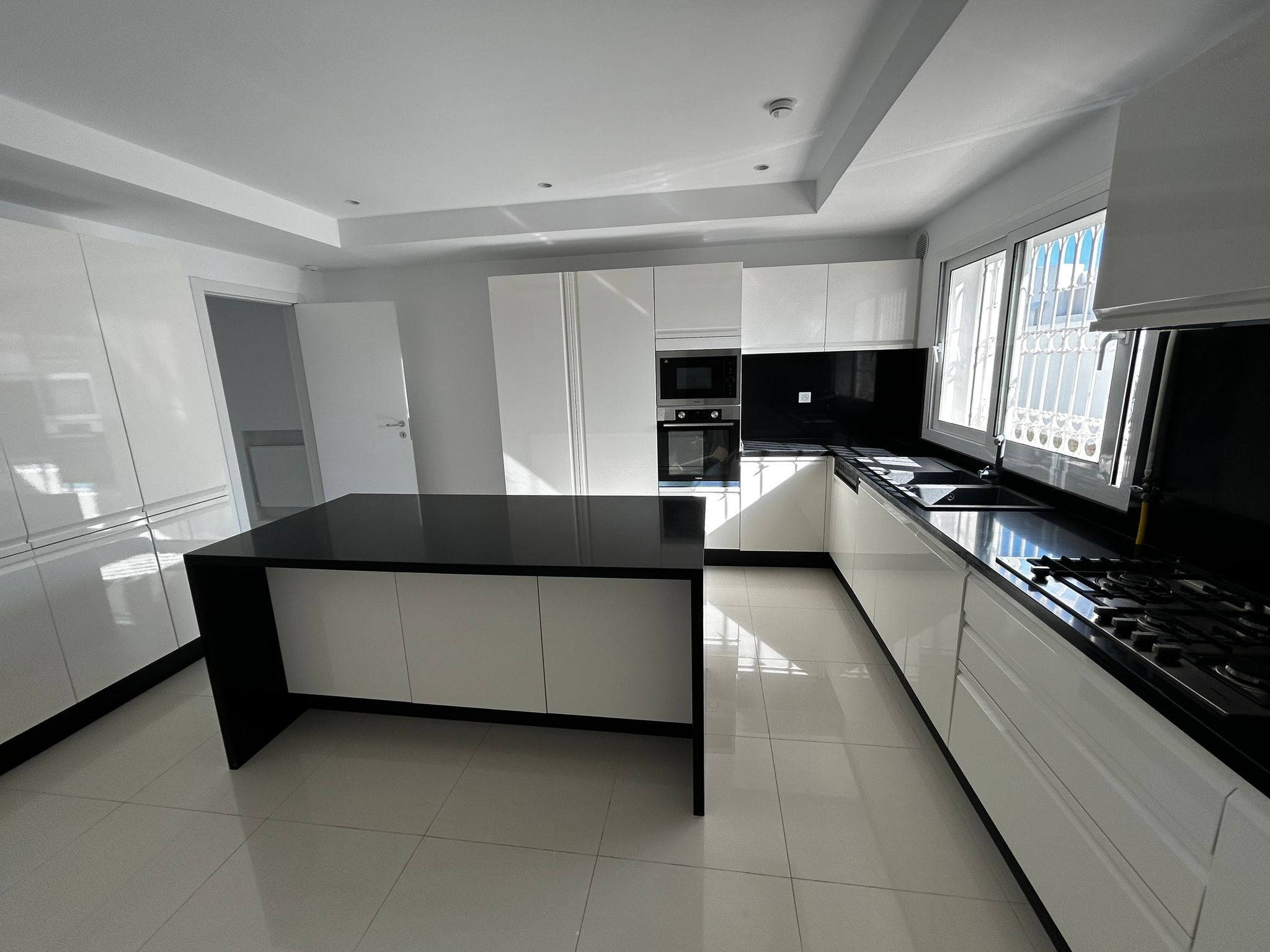 La Marsa&nbsp;Gammart&nbsp;Location&nbsp;Maisons&nbsp;Villa moderne avec piscine � gammarth