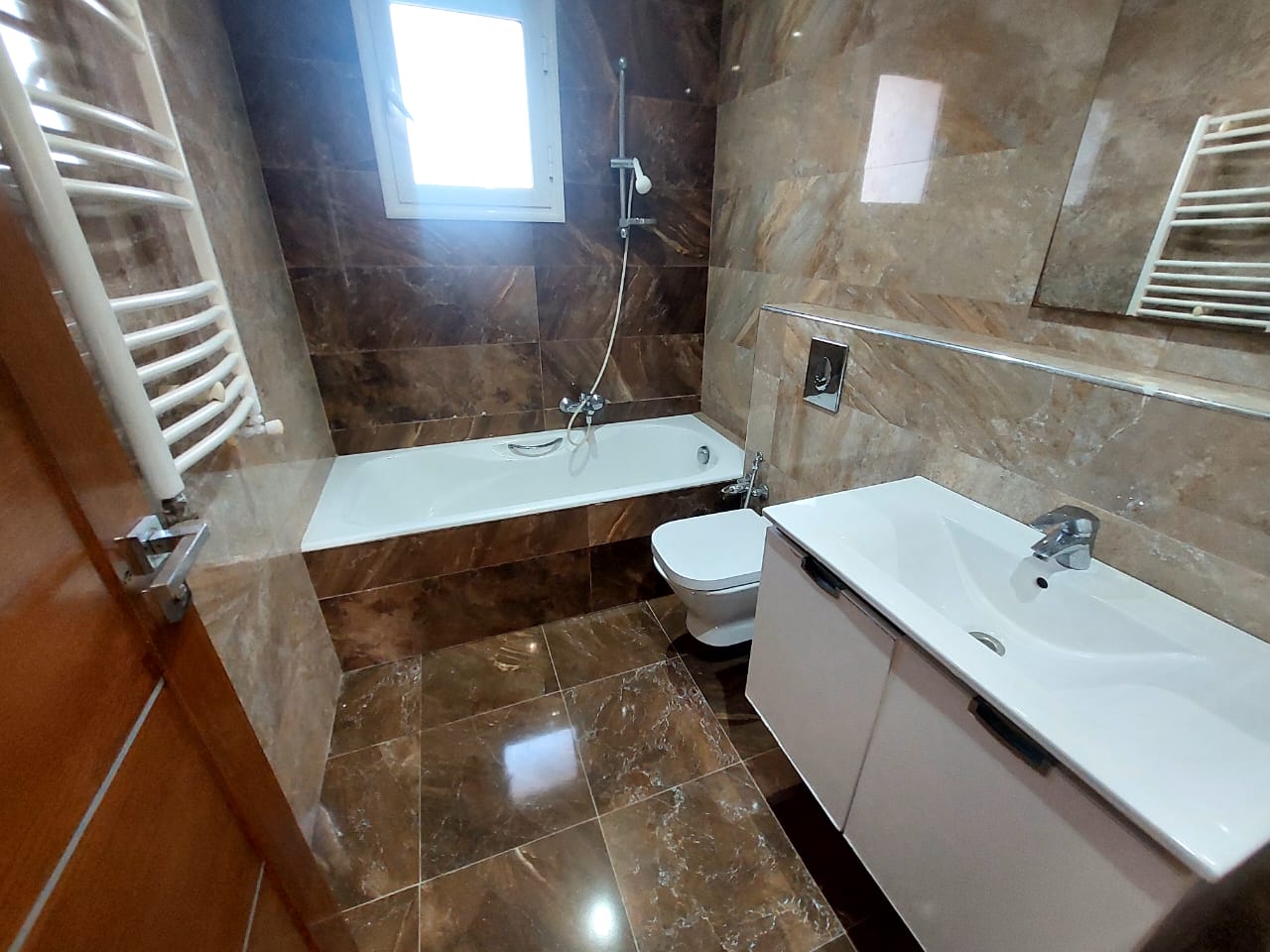 Ain Zaghouan&nbsp;Ain Zaghouan&nbsp;Location&nbsp;Appart. 5 pi�ces+&nbsp;S4 � ain zaghouan nord