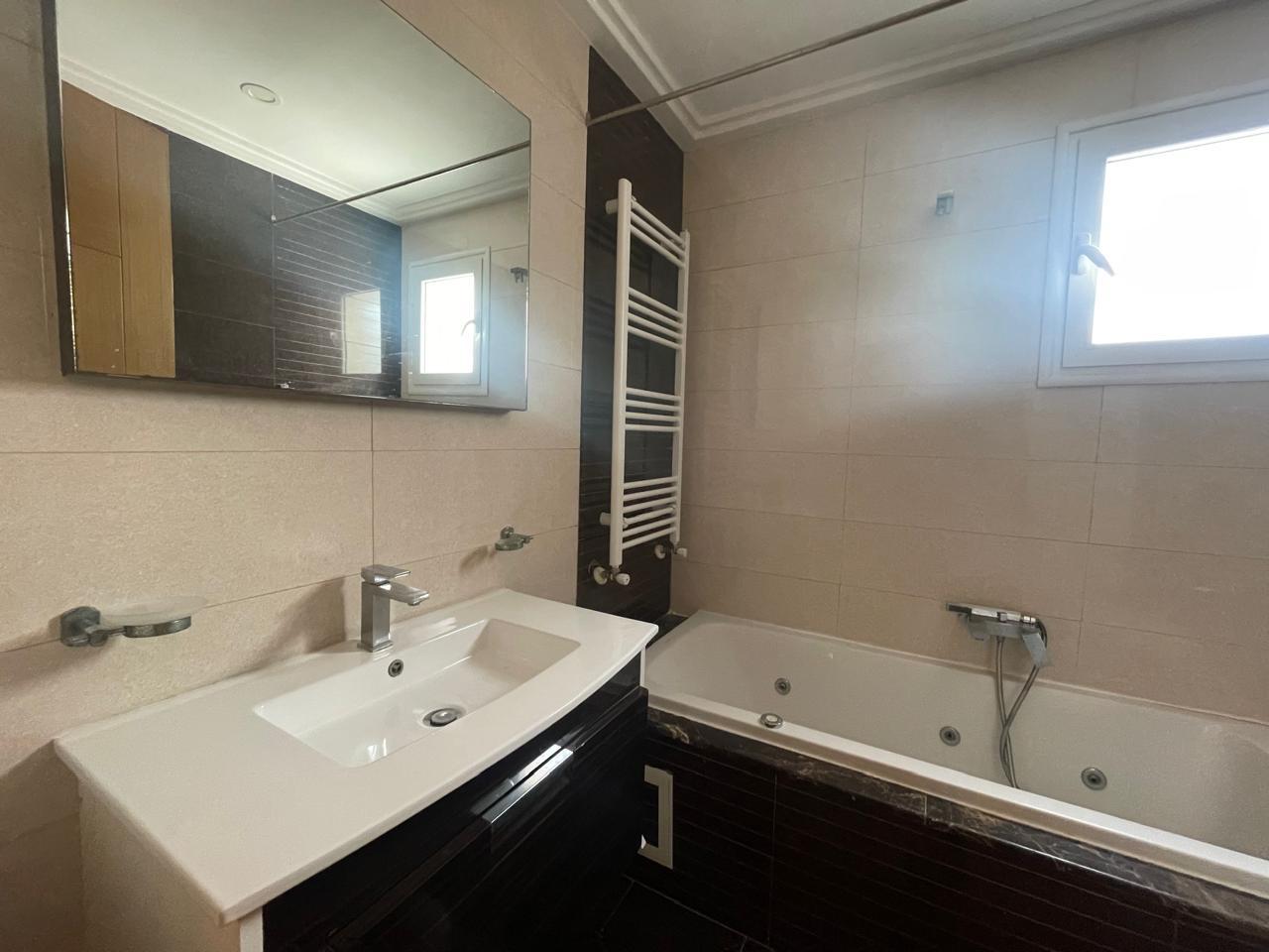 La Marsa&nbsp;Berge Du Lac&nbsp;Location&nbsp;Appart. 4 pi�ces&nbsp;S3 au lac2