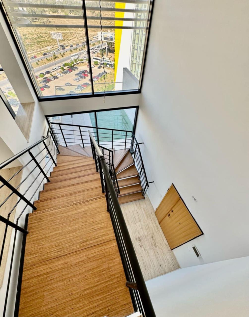 La Marsa&nbsp;Berge Du Lac&nbsp;Location&nbsp;Duplex&nbsp;Penthouse s4 avec piscine au lac2