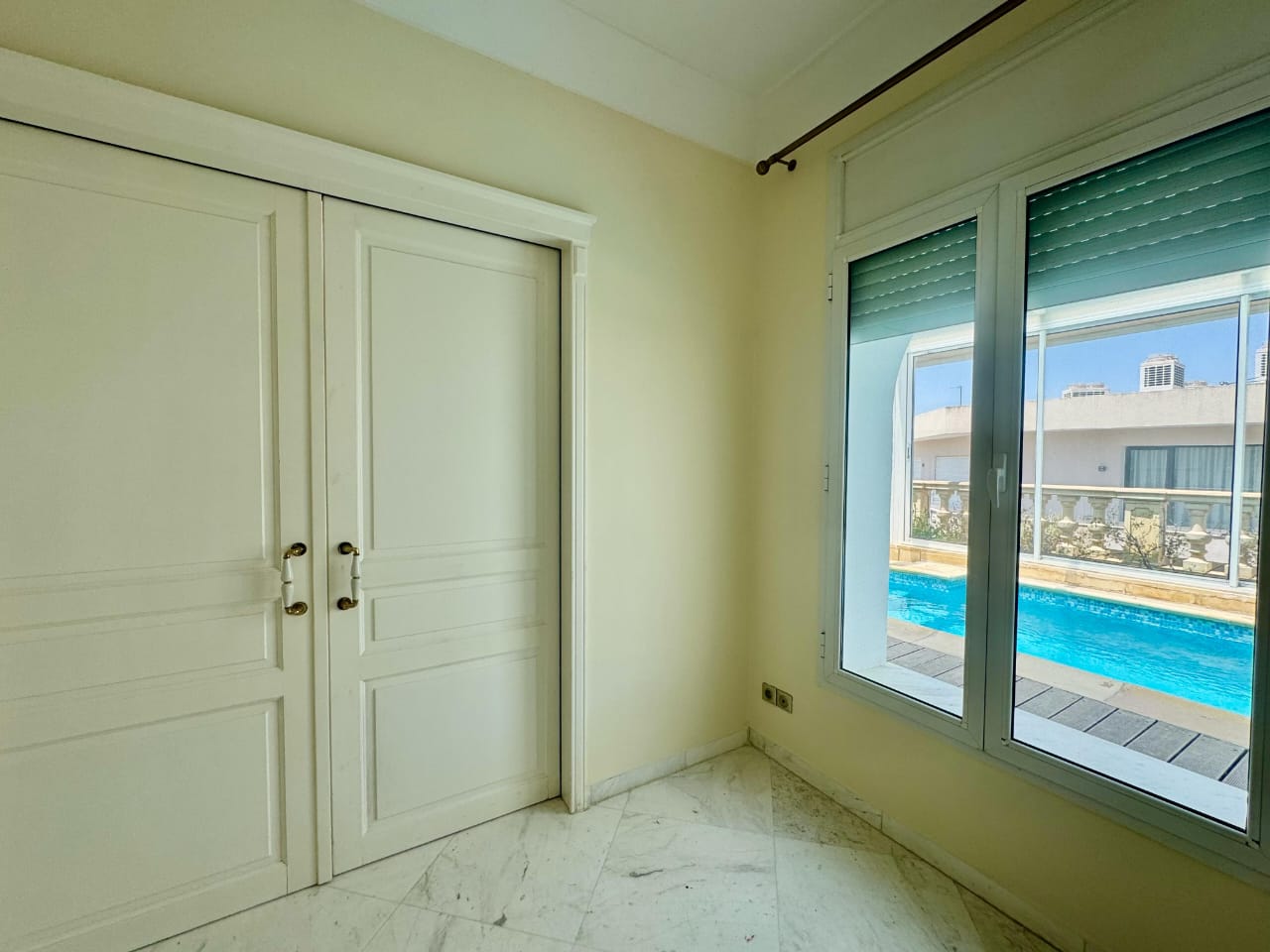 La Marsa&nbsp;Berge Du Lac&nbsp;Location&nbsp;Appart. 5 pi�ces+&nbsp;Un penthouse s4 avec piscine au lac2