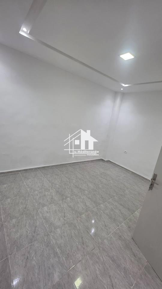 Bab Souika&nbsp;Bab El Khadra&nbsp;Location&nbsp;Appart. 2 pi�ces&nbsp;Appartement s2 a beb lkhadhra