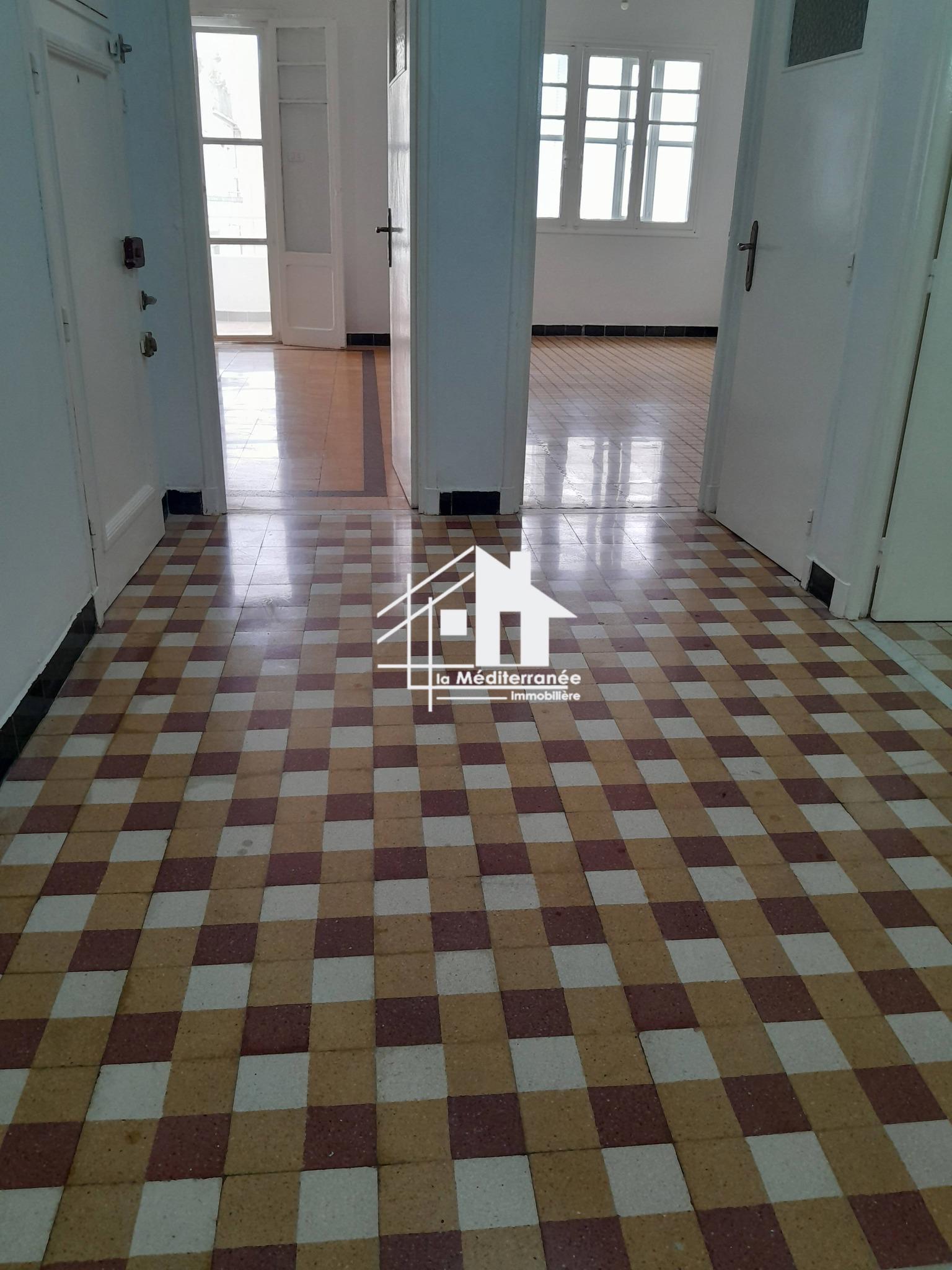 Bab Bhar&nbsp;Republique&nbsp;Location&nbsp;Appart. 3 pi�ces&nbsp;Appartement s3 � belv�d�re