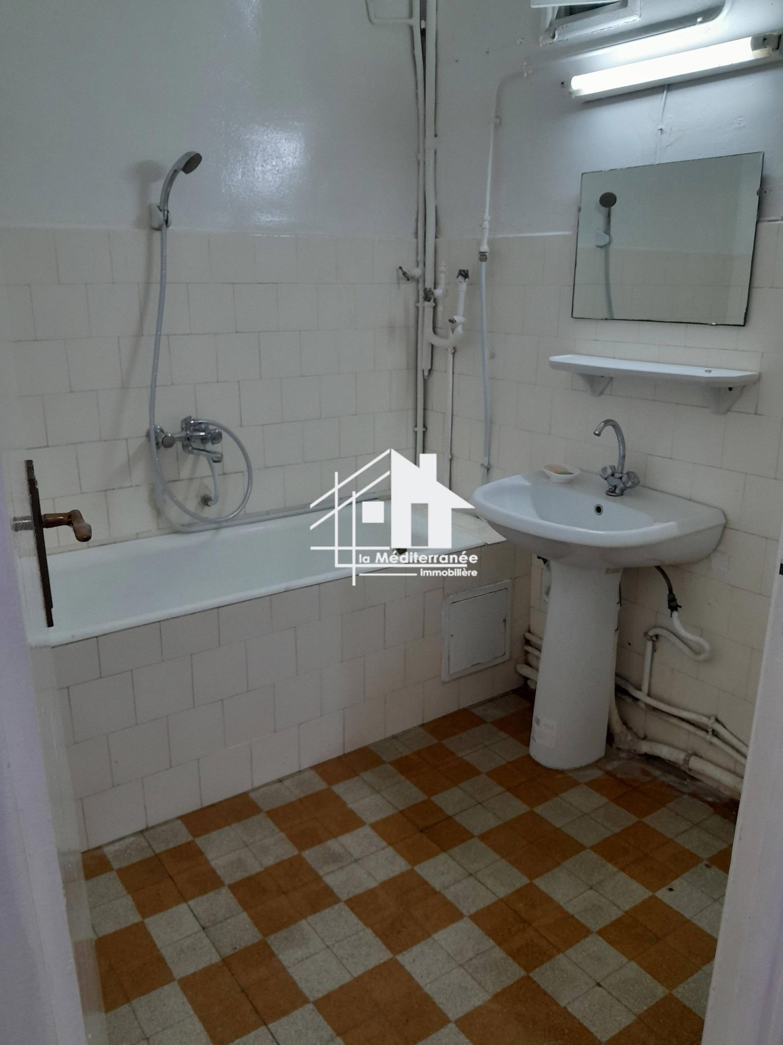 Bab Bhar&nbsp;Republique&nbsp;Location&nbsp;Appart. 3 pi�ces&nbsp;Appartement s3 � belv�d�re