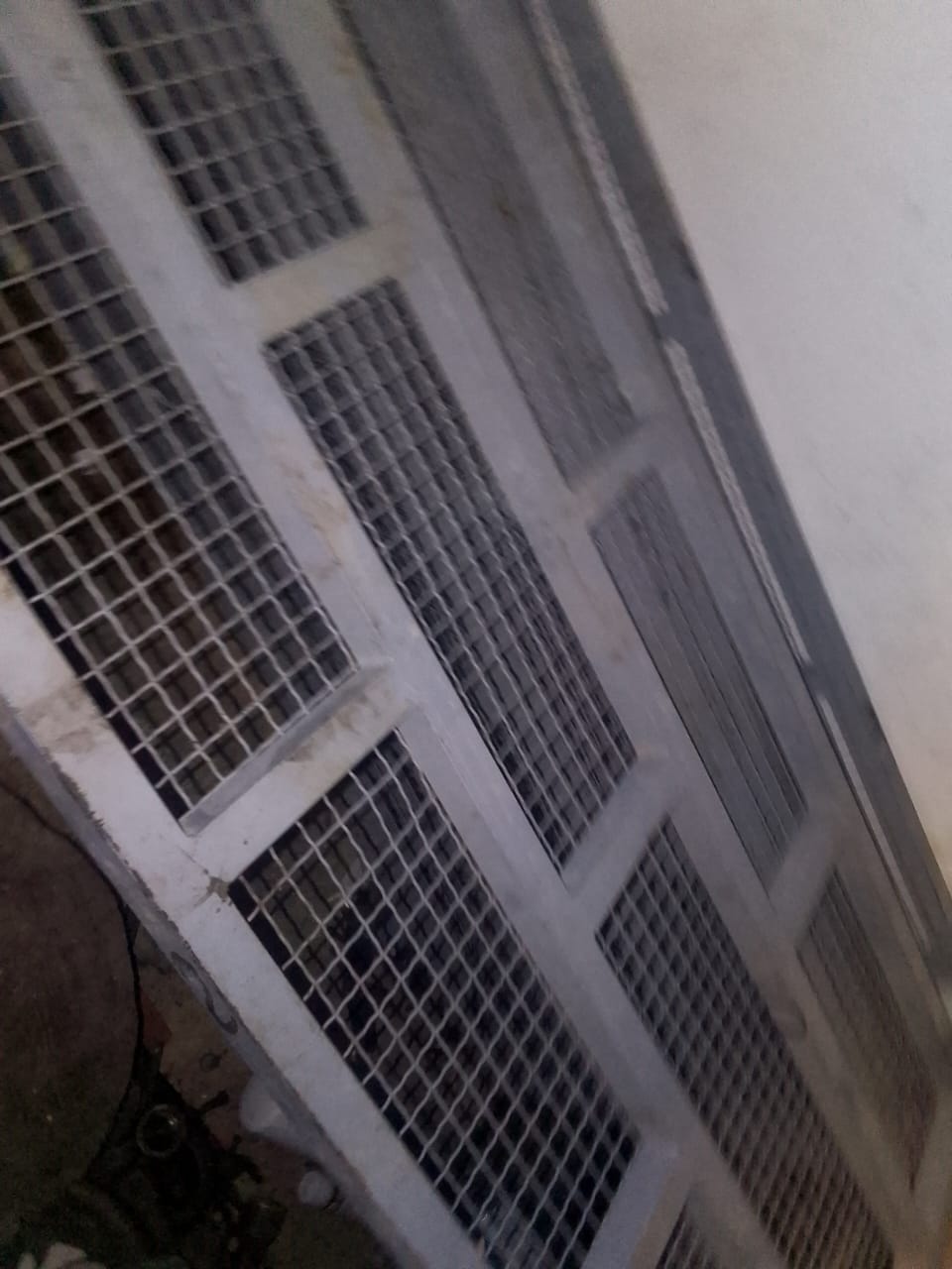 Kairouan Nord&nbsp;Cite El Hajjam&nbsp;Remorques&nbsp;Pi�ces et Accessoires&nbsp;Flanc de camion