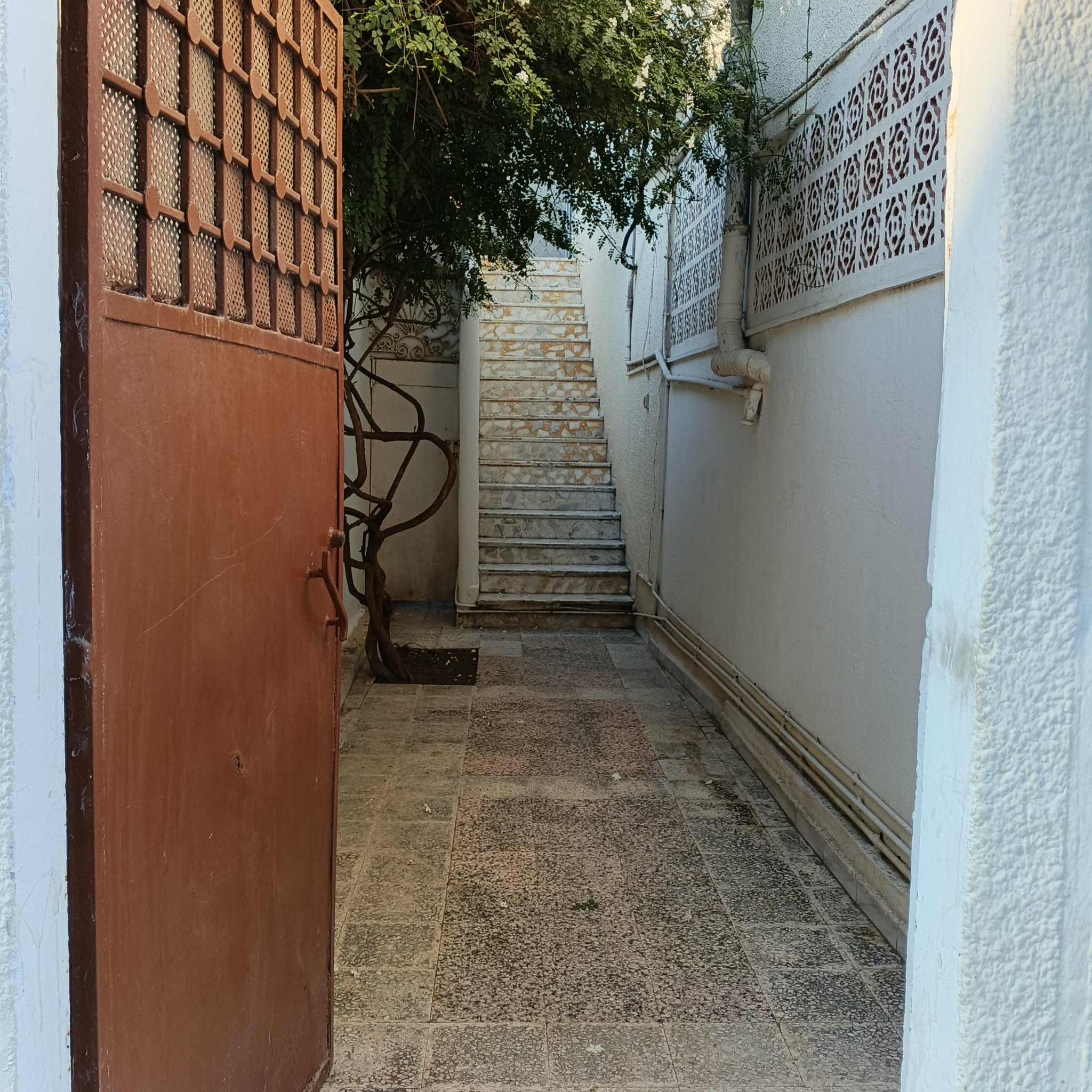 Ettadhamen&nbsp;Cite Ettadhamen&nbsp;Bureaux & Commerces&nbsp;Autre&nbsp;Local � vocation m�dicale