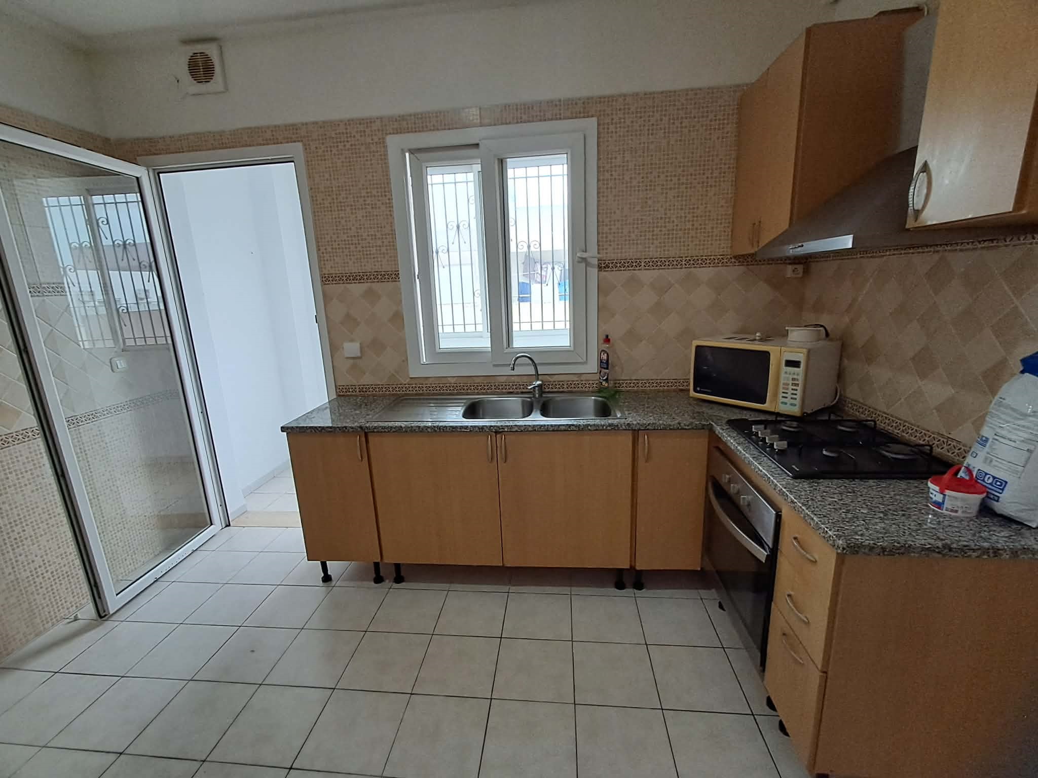 La Marsa&nbsp;El Aouina&nbsp;Location&nbsp;Appart. 3 pi�ces&nbsp;S plus 3 jardins el aouina