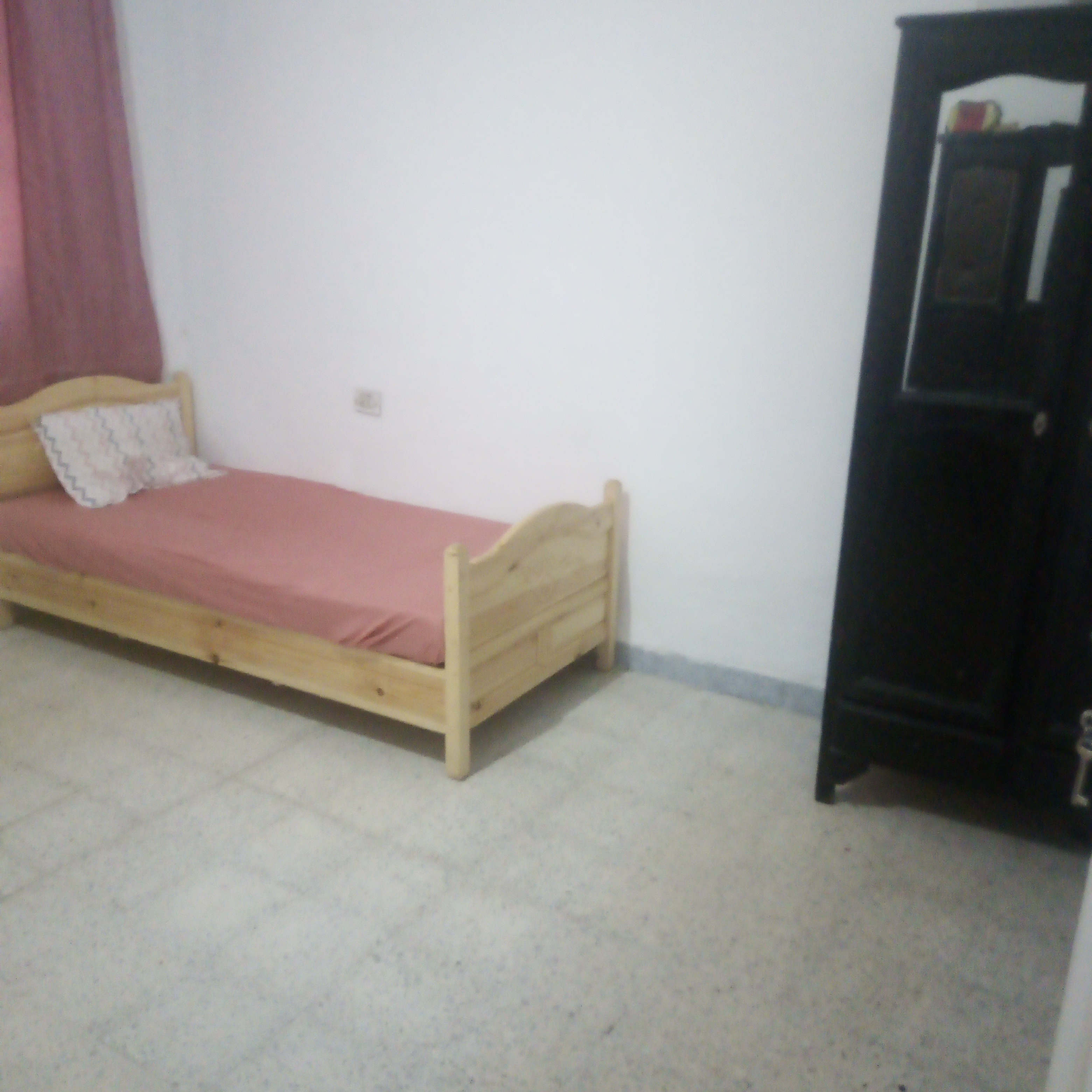 La Soukra&nbsp;Borj Louzir&nbsp;Location&nbsp;Appart. 2 pi�ces&nbsp;Pour les filles