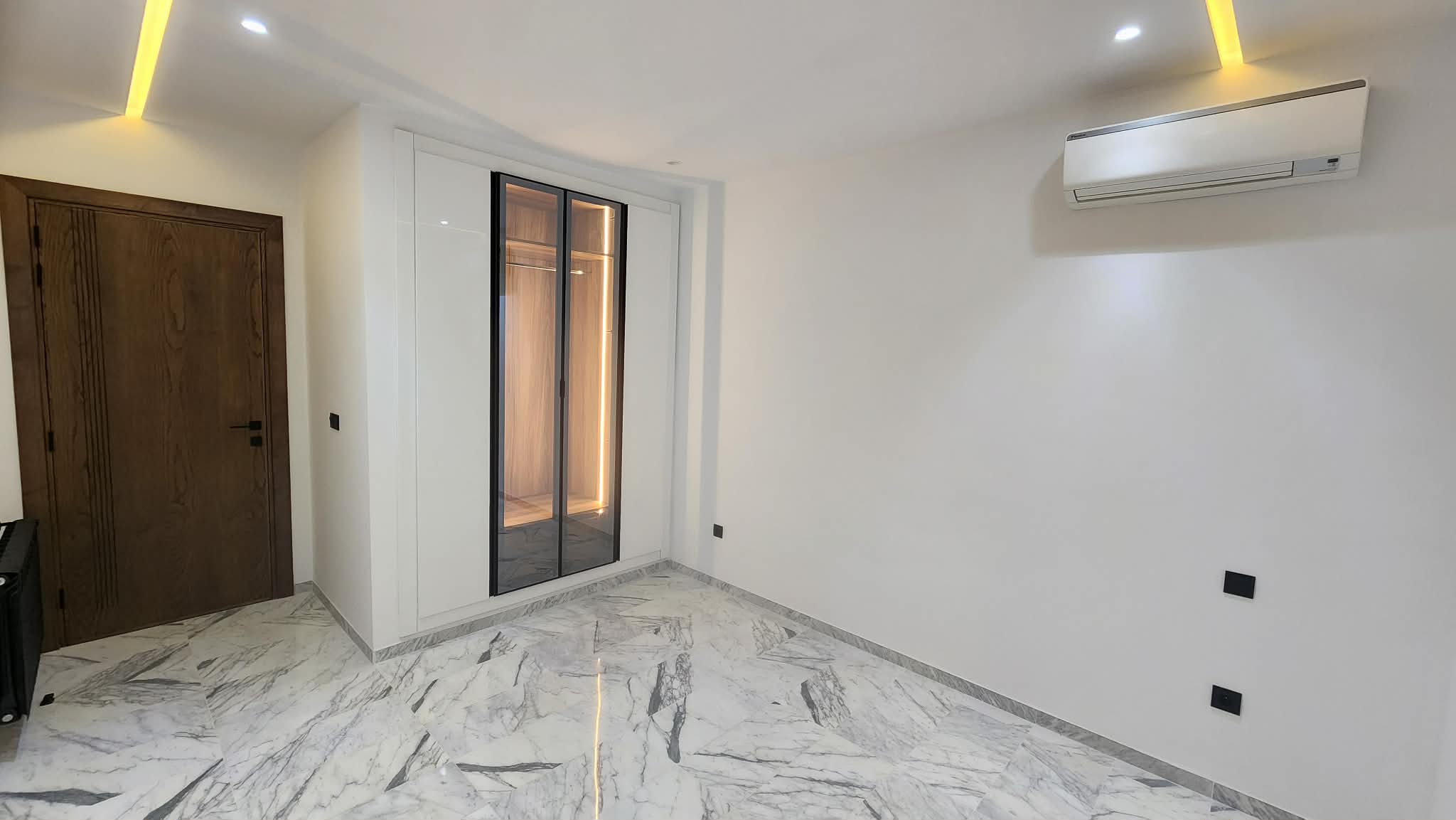 La Marsa&nbsp;El Aouina&nbsp;Location&nbsp;Appart. 2 pi�ces&nbsp;S2 neuf haut standing pr�s clinique soukra