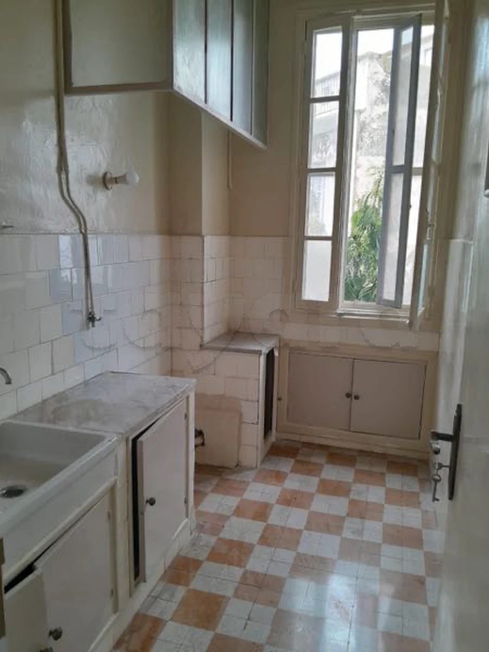 El Menzah&nbsp;Tunis Belvedere&nbsp;Location&nbsp;Appart. 4 pi�ces&nbsp;S plus 3 a jeanne d'arc wb4384