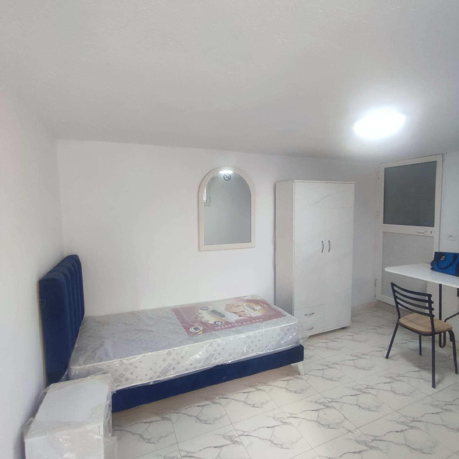 Ariana Ville&nbsp;El Menzah 5&nbsp;Location&nbsp;Maisons&nbsp;Studio s0 meubl� aux uv4 wb4374