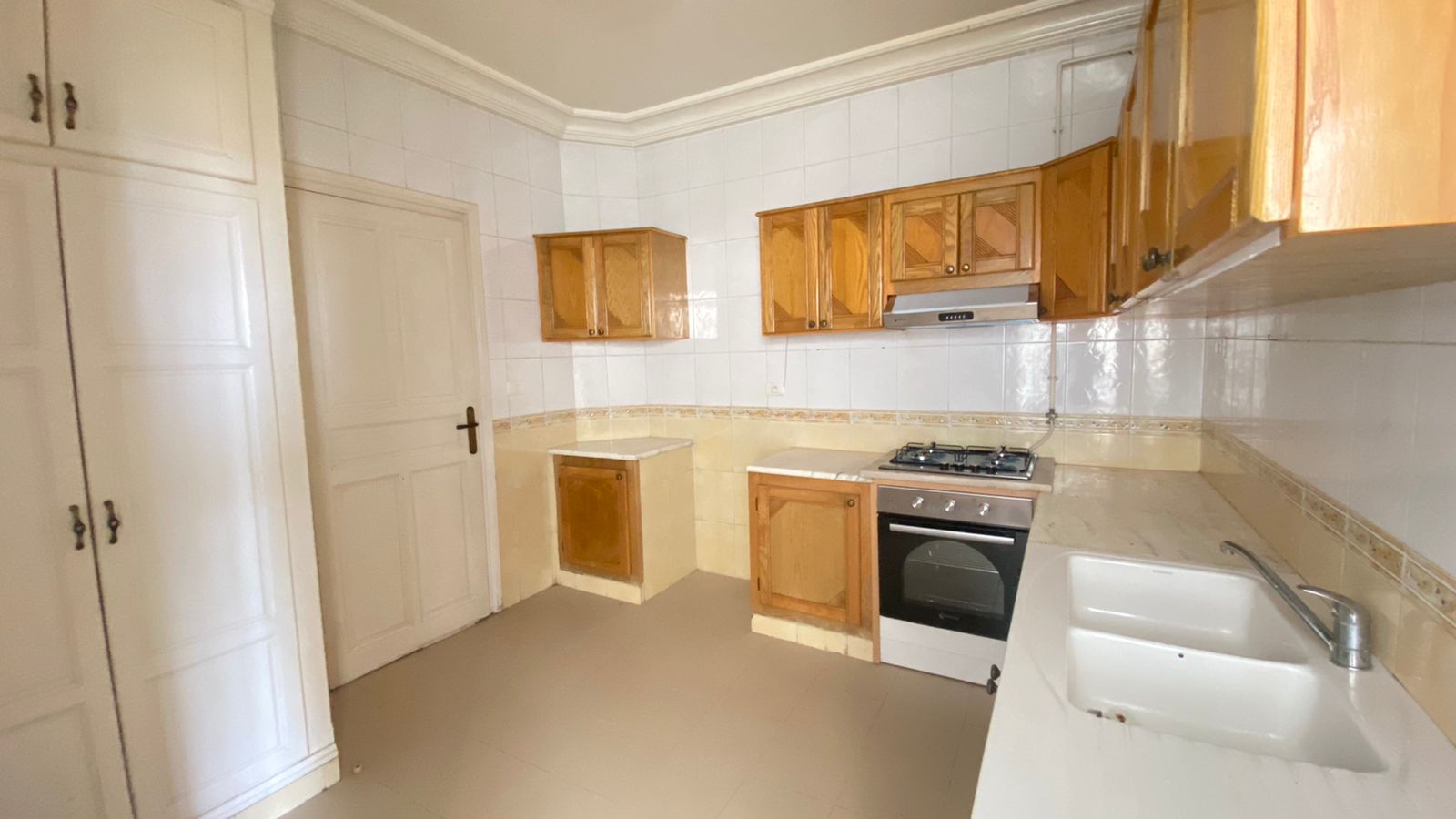 Ariana Ville&nbsp;Riadh Landlous&nbsp;Location&nbsp;Appart. 4 pi�ces&nbsp;S plus 3 a riadh landalos wb4395