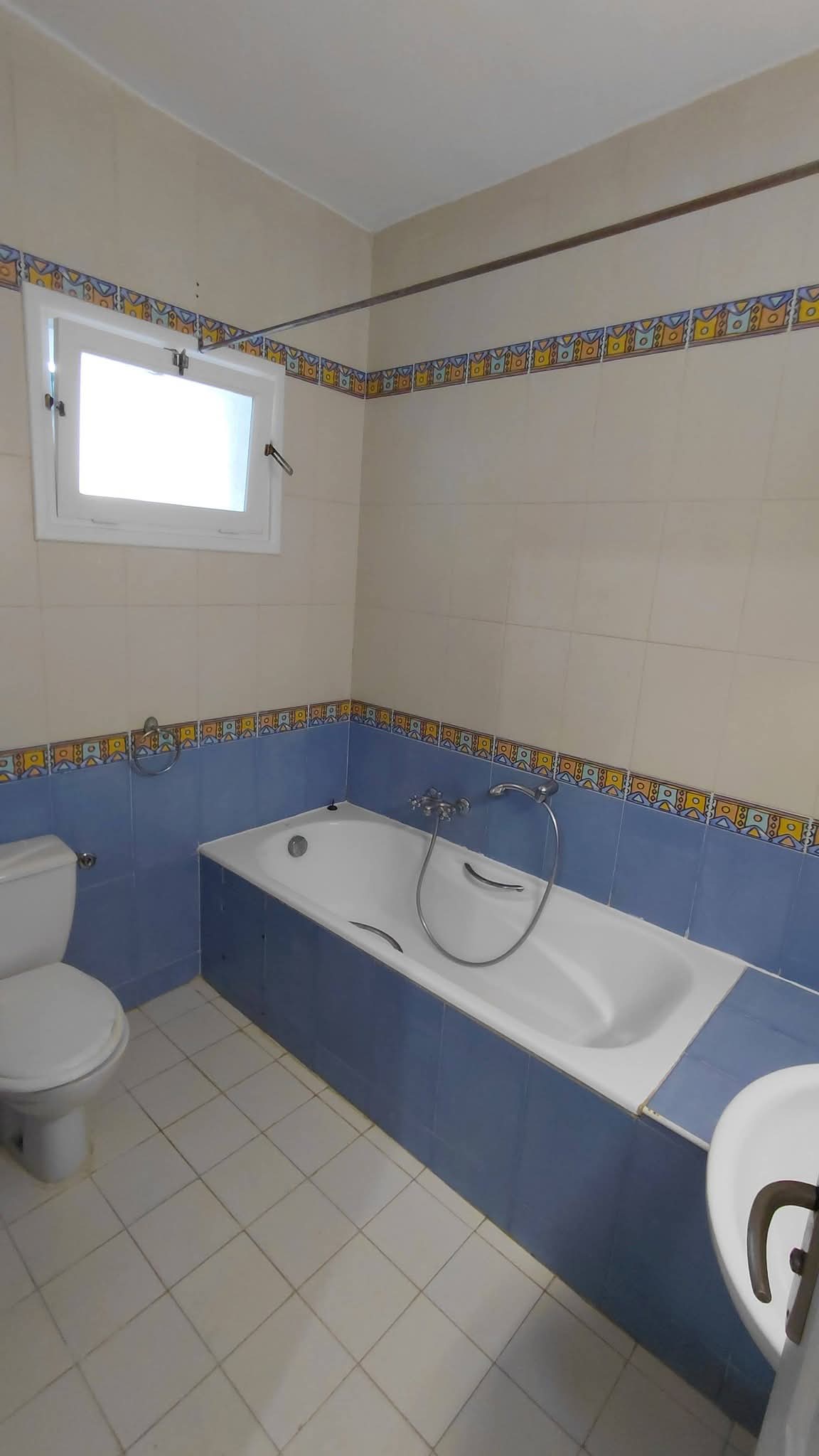 Ariana Ville&nbsp;Cite Ennasr 2&nbsp;Location&nbsp;Appart. 2 pi�ces&nbsp;S plus 1 a ennasr 2 wb4400