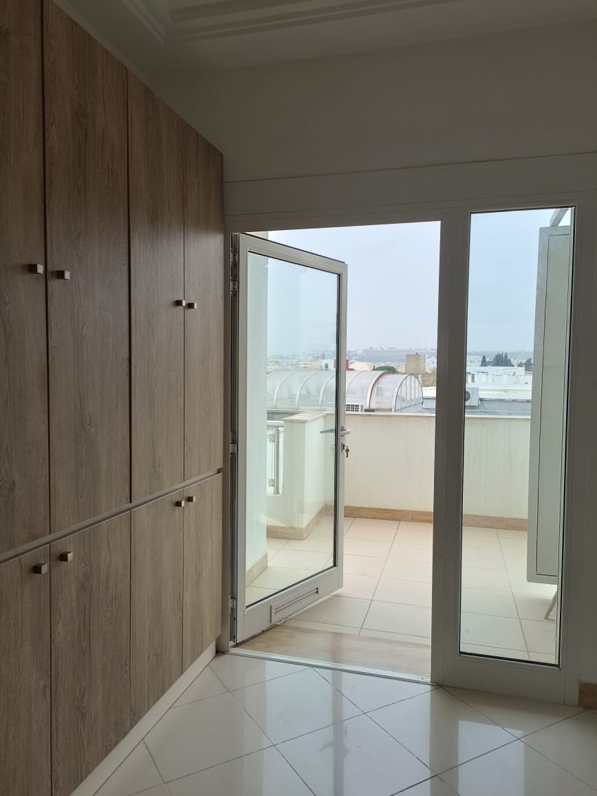 Ariana Ville&nbsp;El Menzah 5&nbsp;Location&nbsp;Appart. 4 pi�ces&nbsp;Etage de villa avec vue panoramique