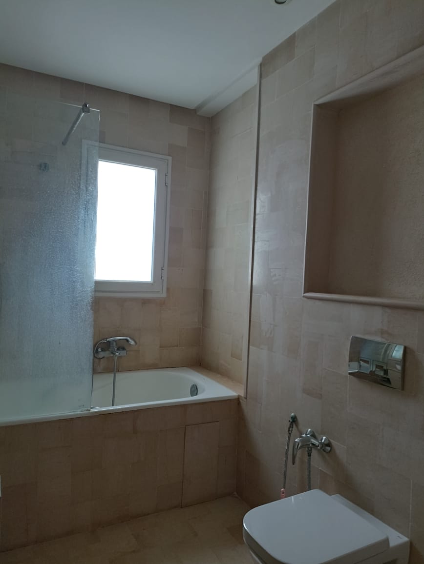 Ariana Ville&nbsp;El Menzah 5&nbsp;Location&nbsp;Appart. 4 pi�ces&nbsp;Etage de villa avec vue panoramique