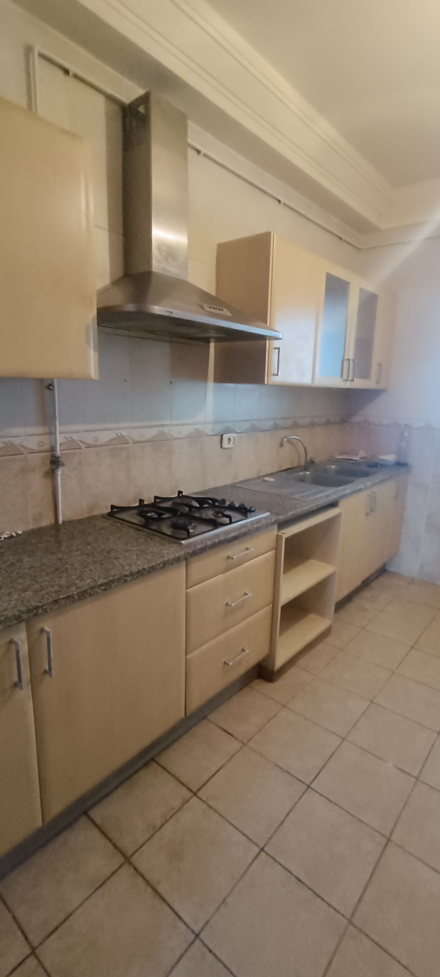 Cite El Khadra&nbsp;Zone urbaine nord&nbsp;Location&nbsp;Appart. 4 pi�ces&nbsp;Appart s3 dont une suite parentale