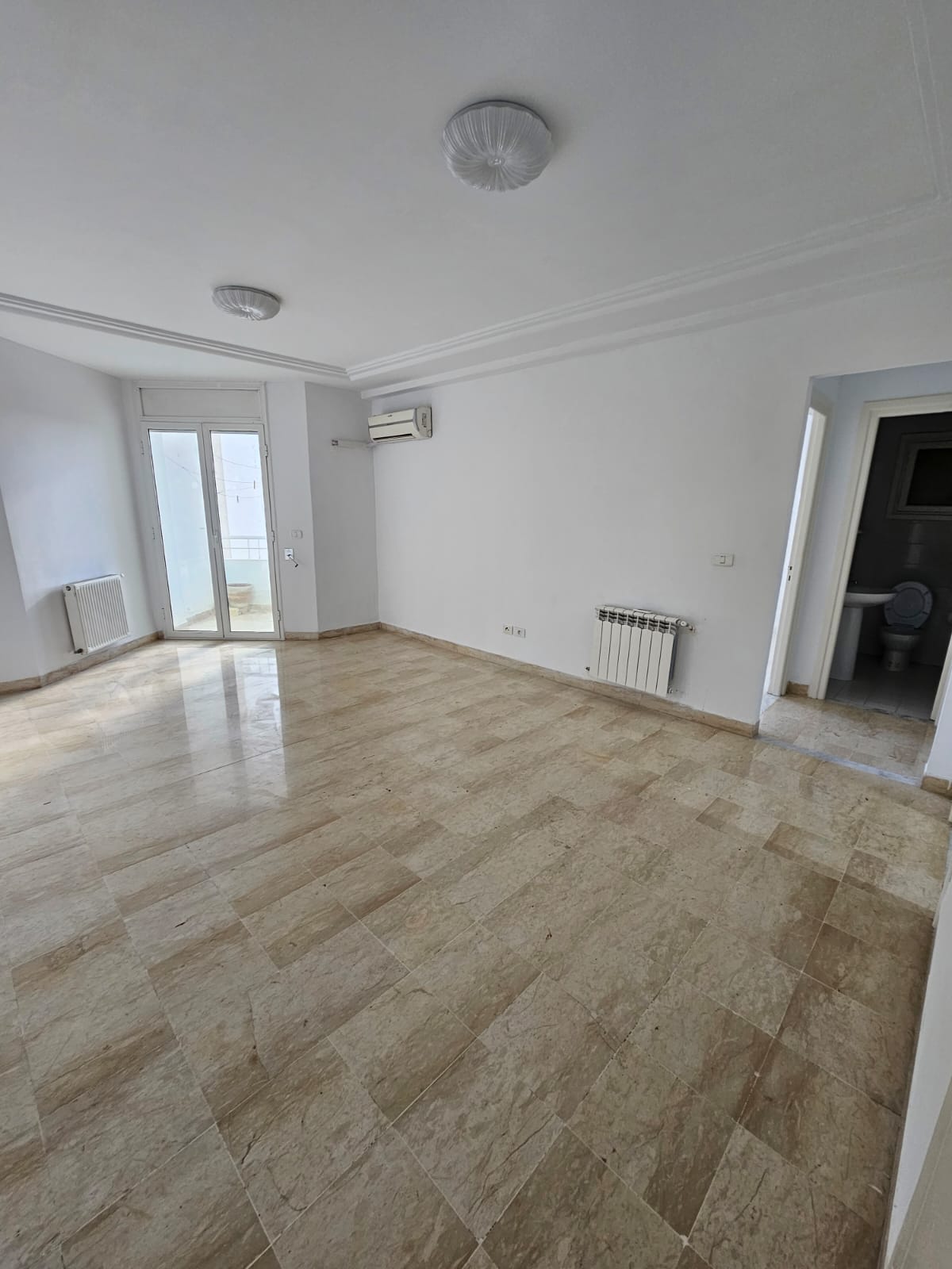 La Marsa&nbsp;El Aouina&nbsp;Location&nbsp;Appart. 3 pi�ces&nbsp;S plus deux bien expos� � l'aouina