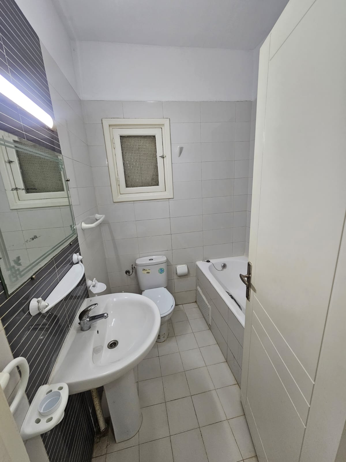 La Marsa&nbsp;El Aouina&nbsp;Location&nbsp;Appart. 3 pi�ces&nbsp;S plus deux bien expos� � l'aouina