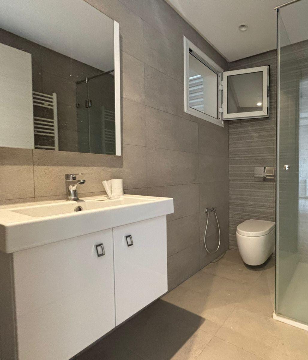 Ain Zaghouan&nbsp;Ain Zaghouan&nbsp;Location&nbsp;Appart. 2 pi�ces&nbsp;S plus un bien ensoleill� � l'aouina