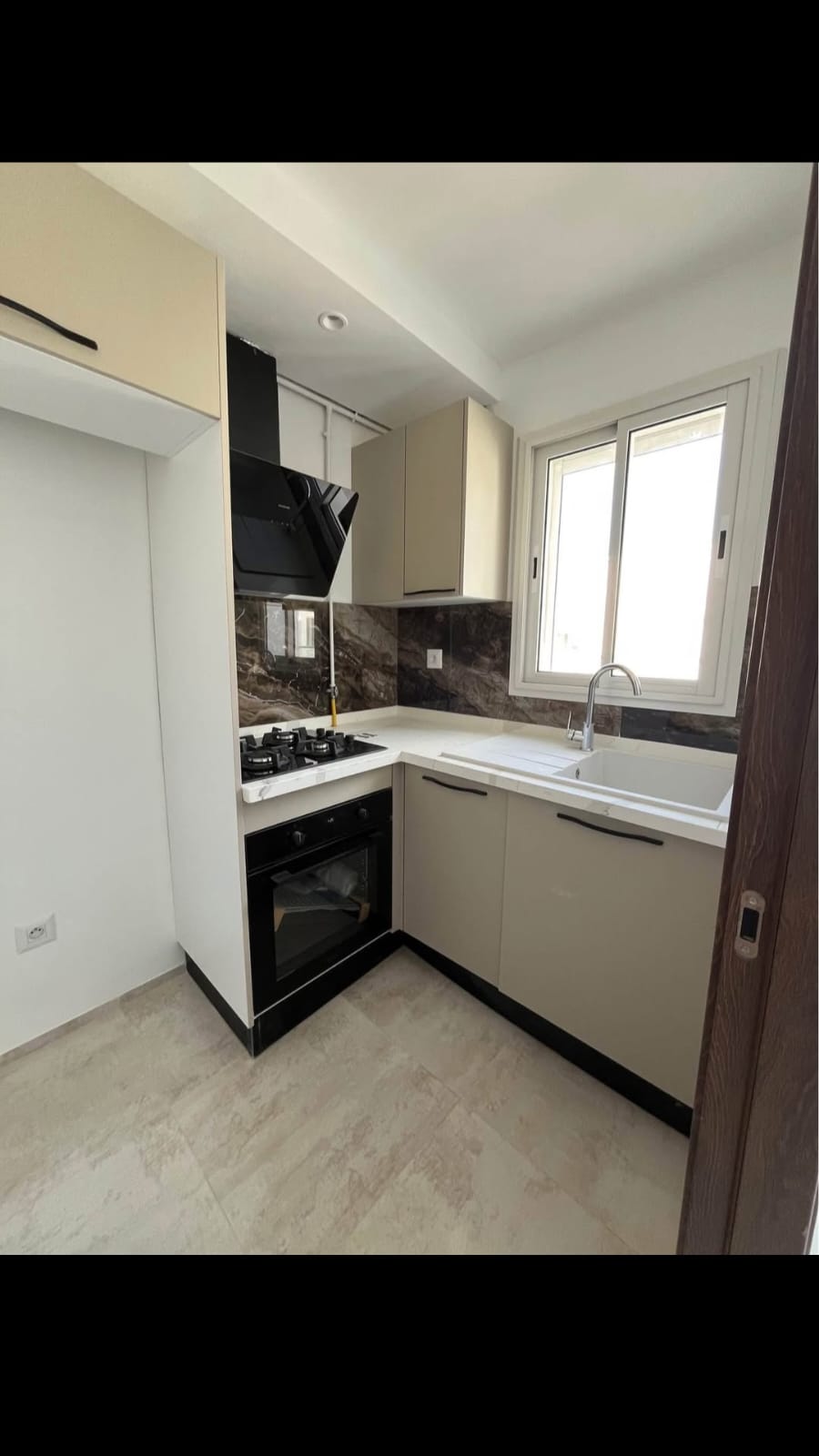 La Marsa&nbsp;El Aouina&nbsp;Location&nbsp;Appart. 3 pi�ces&nbsp;S plus un avec une terrasse � l'aouina