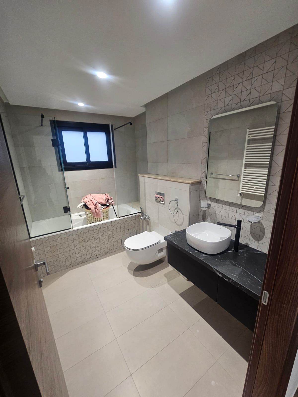 Ain Zaghouan&nbsp;Jardins de Carthage&nbsp;Location&nbsp;Appart. 3 pi�ces&nbsp;S plus deux bien ensoleill� jardins de l'aouina