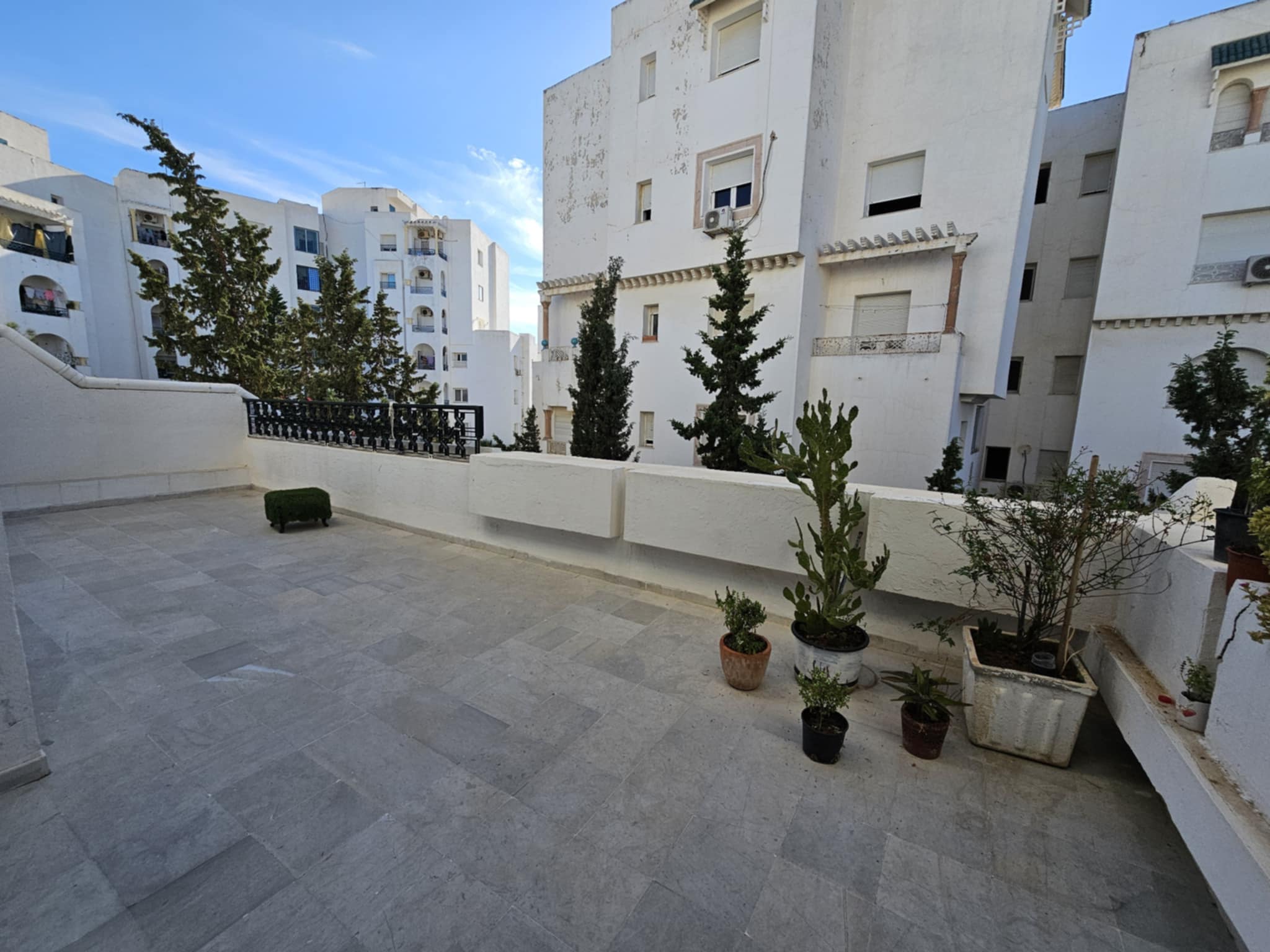 Ariana Ville&nbsp;Cite Ennasr 1&nbsp;Vente&nbsp;Appart. 5 pi�ces+&nbsp;Grand appartement s4 � ennaser1