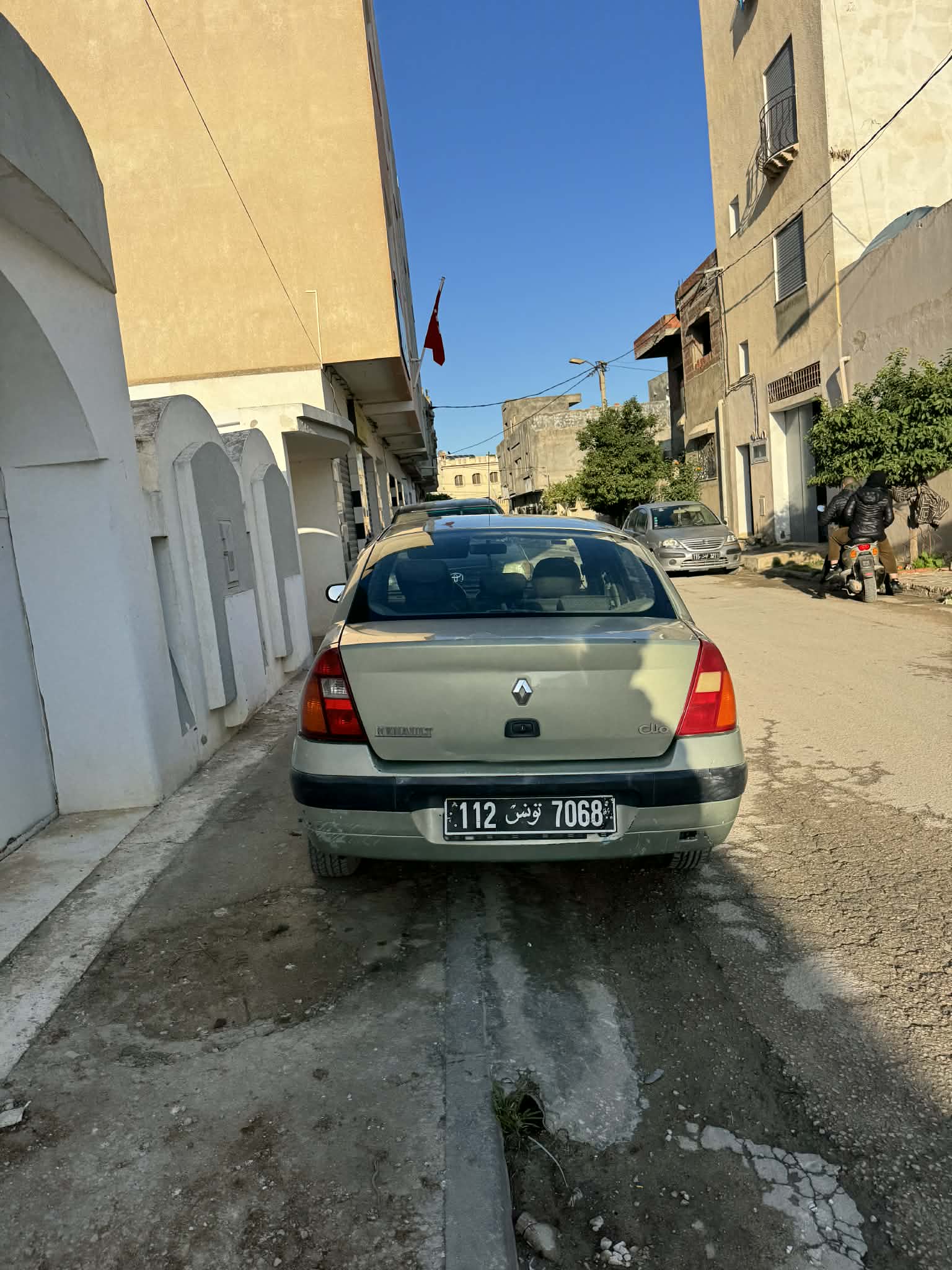 Menzel Temime&nbsp;Menzel Temime&nbsp;Renault&nbsp;Clio&nbsp;Clio classique en tr�s bon �tat